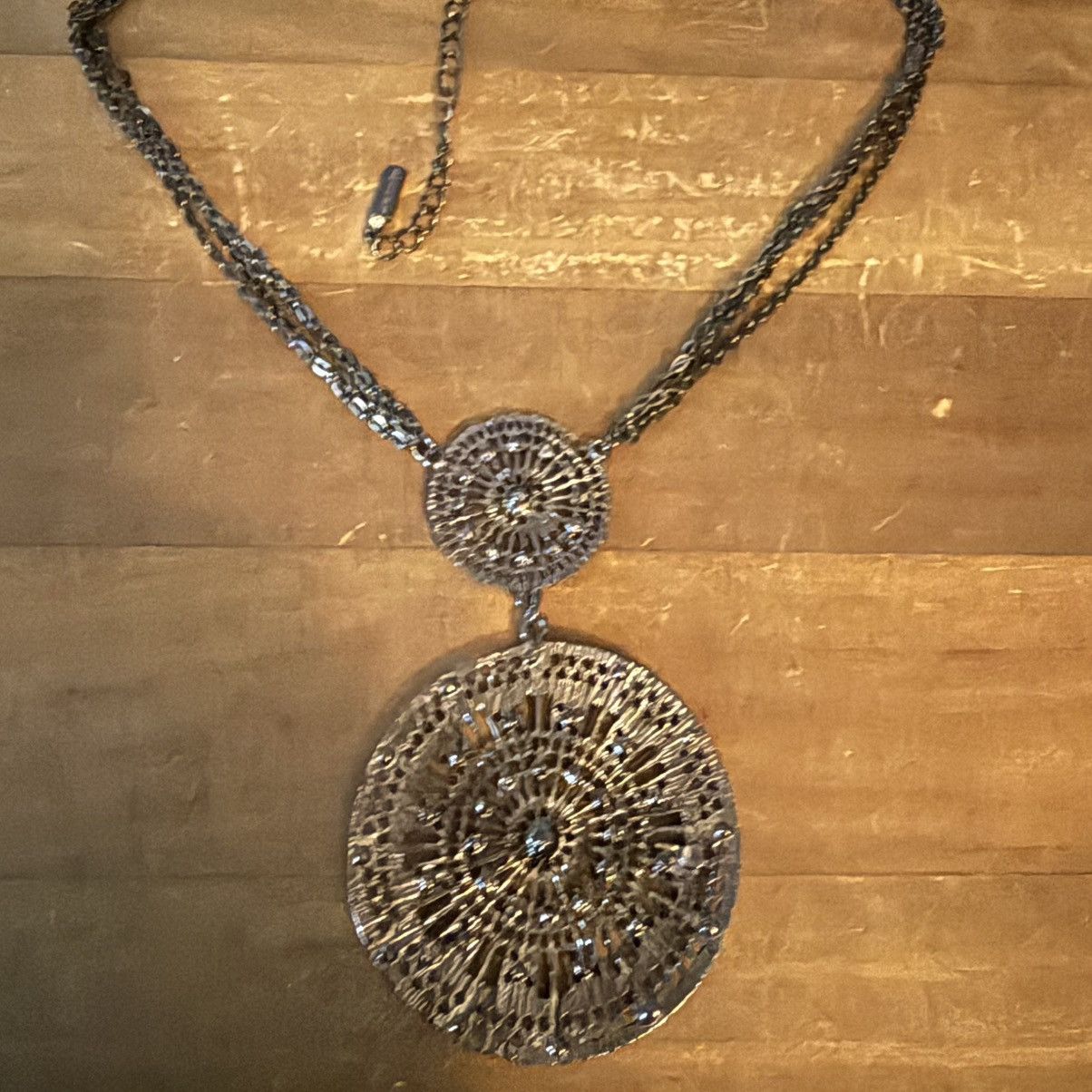 Other Daisy Fuentes gunmetal medallion pendant necklace Size ONE SIZE - 5 Thumbnail