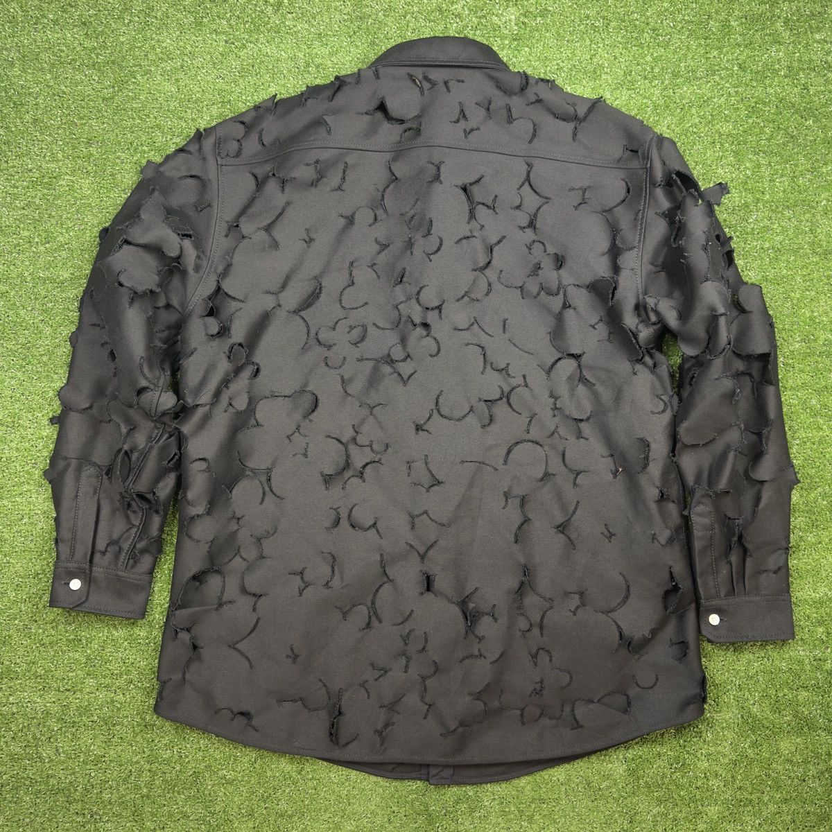 Marni MARNI Black Cut Out Detail Shirt Button Up Size 54 Size US L / EU 52-54 / 3 - 2 Thumbnail