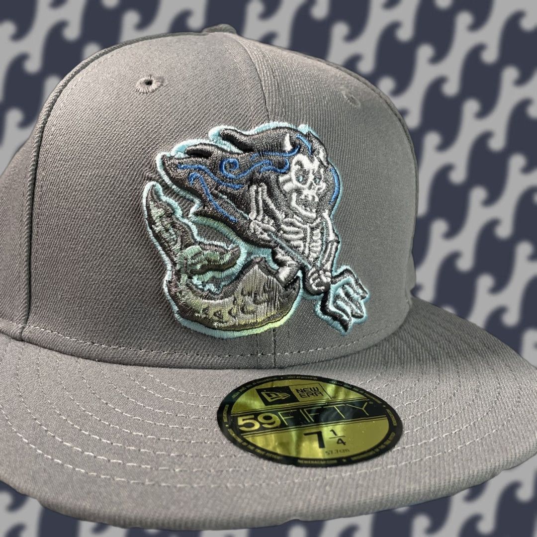 New Era VINTAGE The Clink Room 7 1/4 "She Devils Underworld" Fitted New Era Hat Club MLB Sold Ou Style: Baseball Cap Grey 7 1/4 Mens Size ONE SIZE - 1 Thumbnail