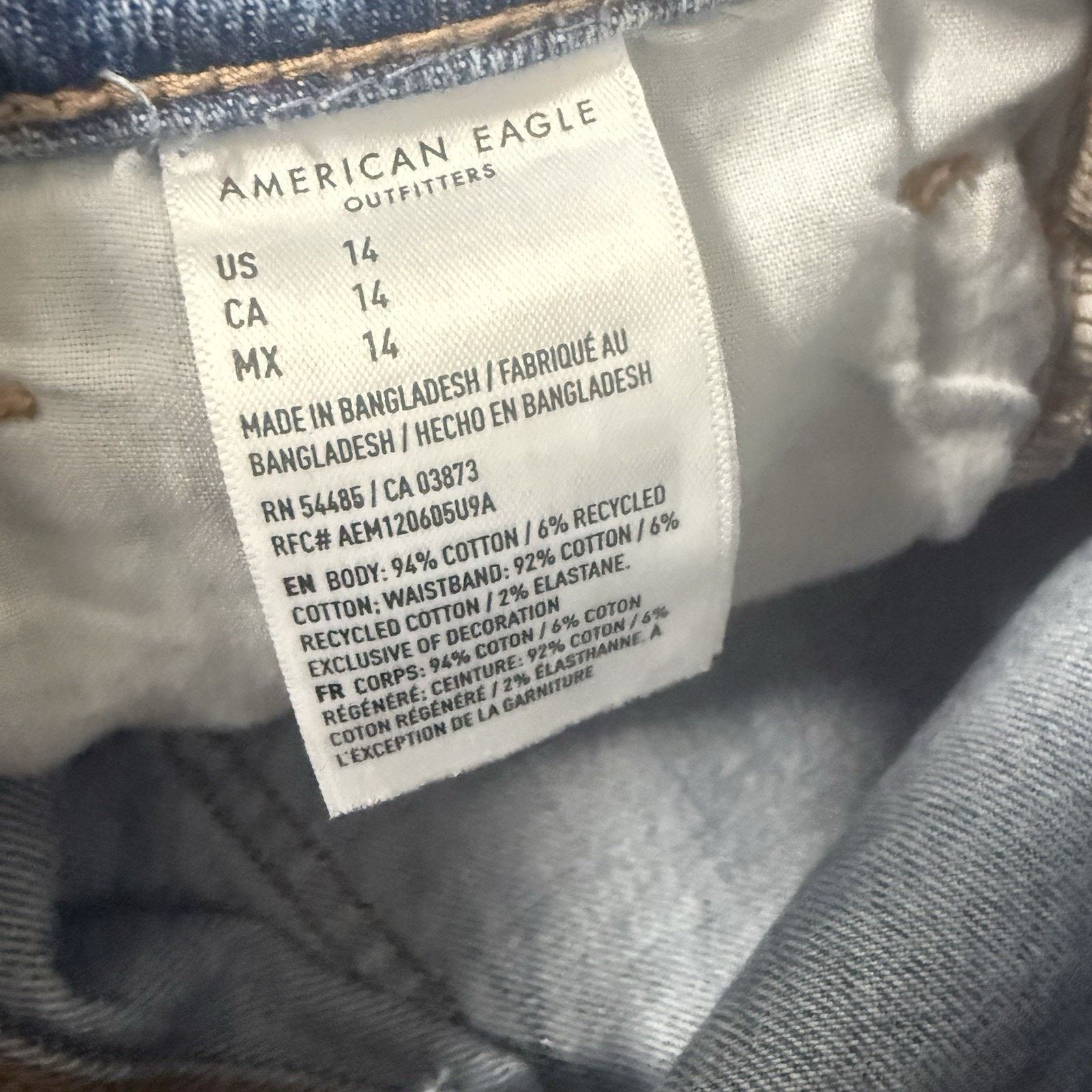 American Eagle Outfitters American Eagle Mom Shorts Distressed Denim Boho Festival Size 36" / US 14 / IT 50 - 4 Thumbnail