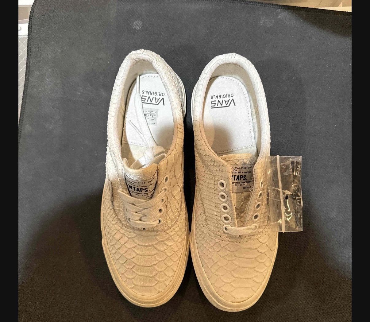 Vans × Wtaps VANS x WTAPS OG ERA LX ANACONDA WHITE SZ 6.5 Size US 6.5 / EU 39-40 - 3 Thumbnail