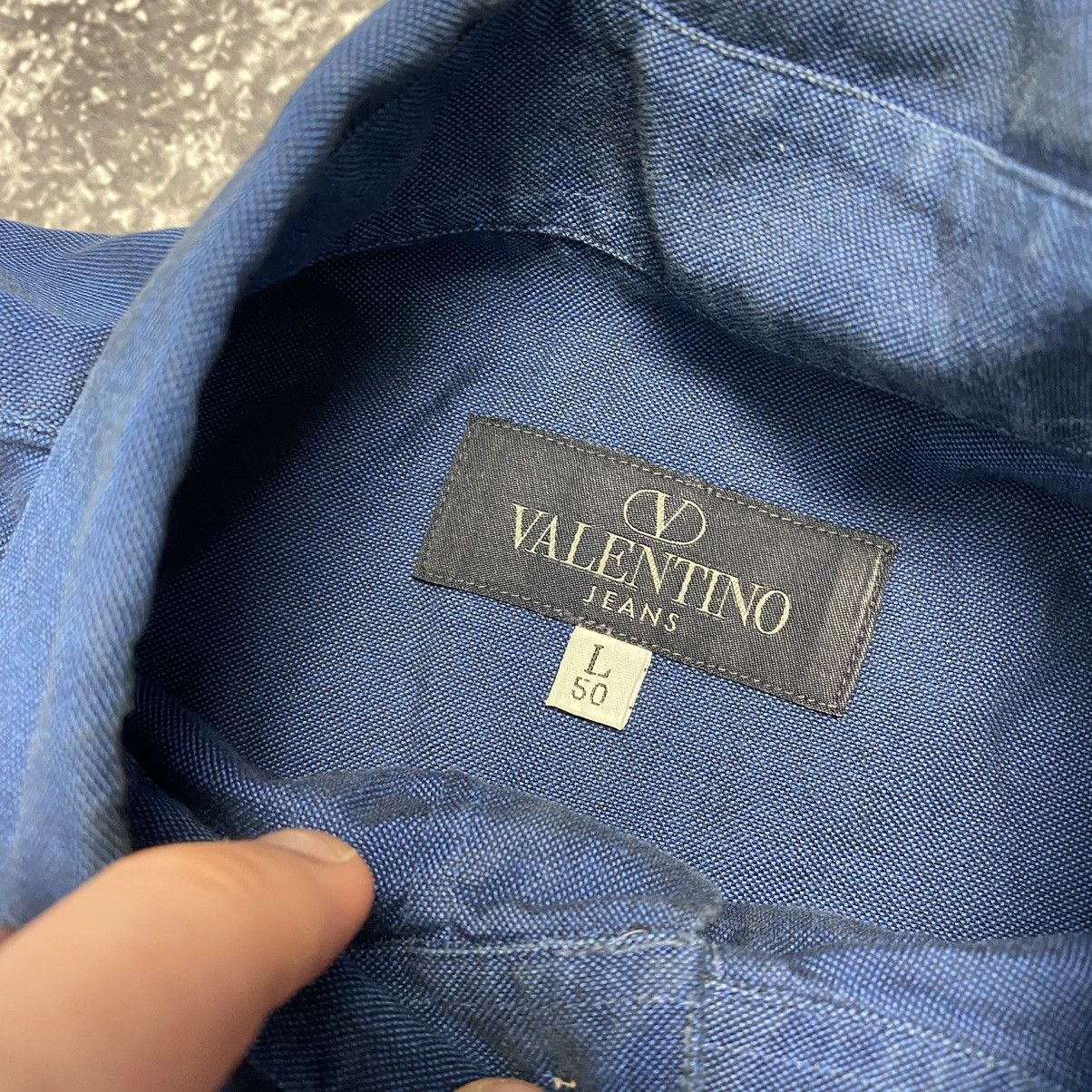 Valentino Luxury Valentino Jeans Small Basic logo Blue vintage shirt Size US L / EU 52-54 / 3 - 6 Thumbnail