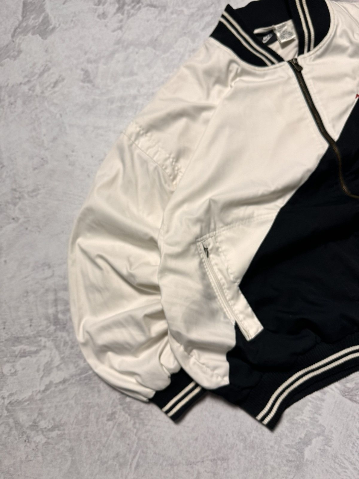 Nike × Vintage 90s Nike Vintage Air Jordan Nylon Oversize Bomber Jacket Size US XXL / EU 58 / 5 - 6 Thumbnail