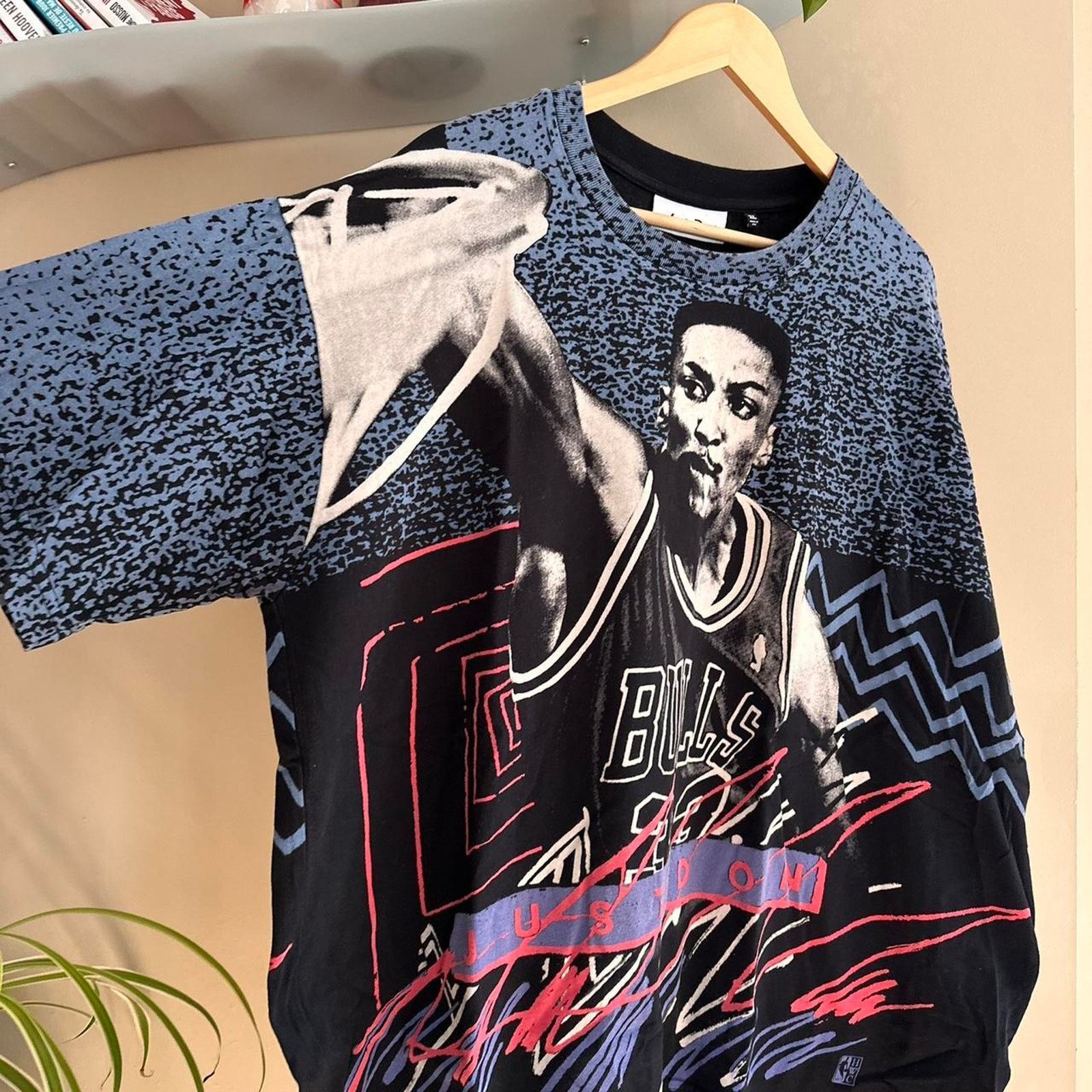Just Don × Vintage Vintage Y2K Just Don Chicago Bulls AOP Shirt Size US XL / EU 56 / 4 - 4 Thumbnail