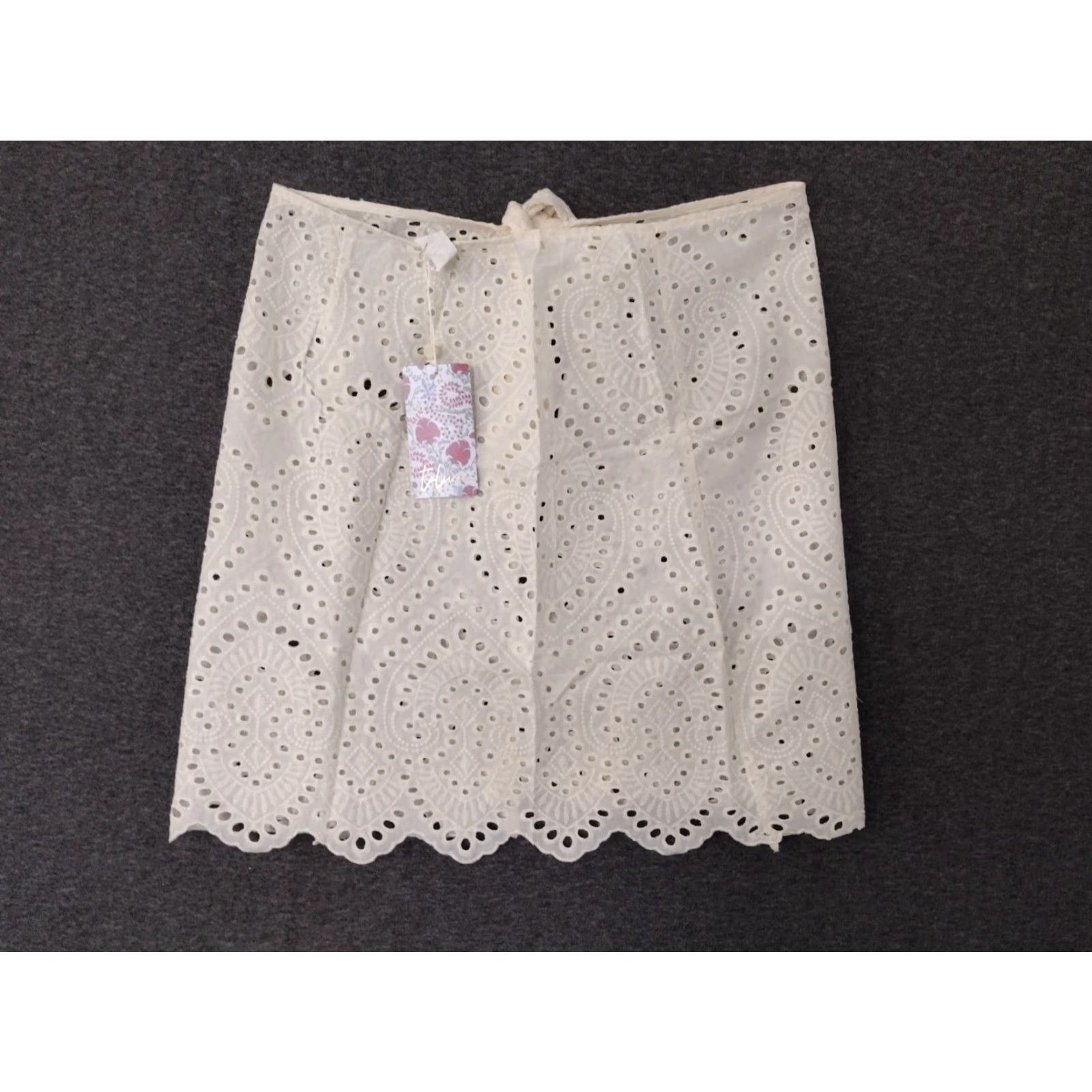 Swims Toluca Swim Cover Up Shirt Ivory M/L Lace Mini Tie Beach Womens Toluca Swim Skirt Cover Up Lace Ivory M/L Womens Beach 90s? Size 32" / US 10 / IT 46 - 2 Thumbnail