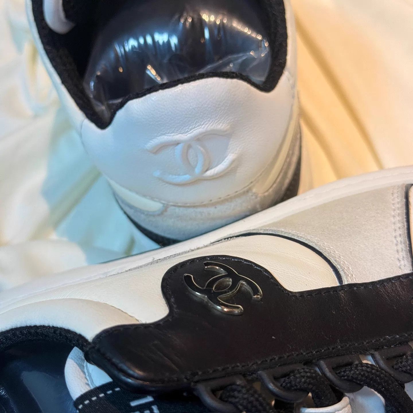 Chanel CHANEL Black & White CC Gold Sneaker 95 New 37.5 Size US 7 / IT 37 - 7 Thumbnail