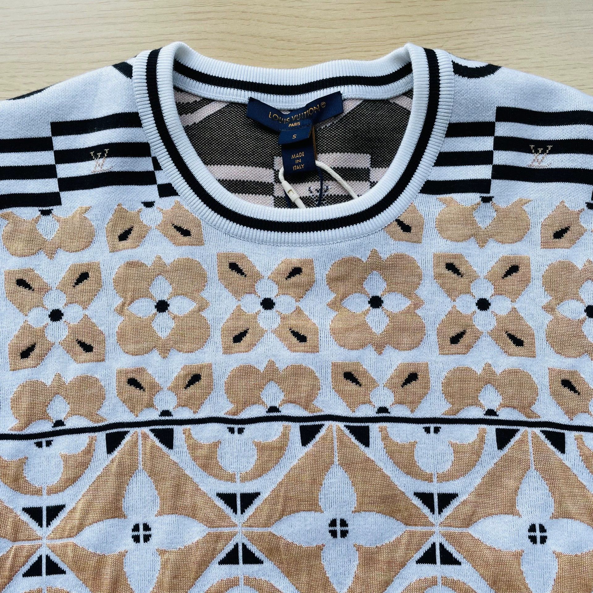 Louis Vuitton Louis Vuitton Geo Pattern Knit Top Size S BNWT Size S / US 4 / IT 40 - 3 Thumbnail