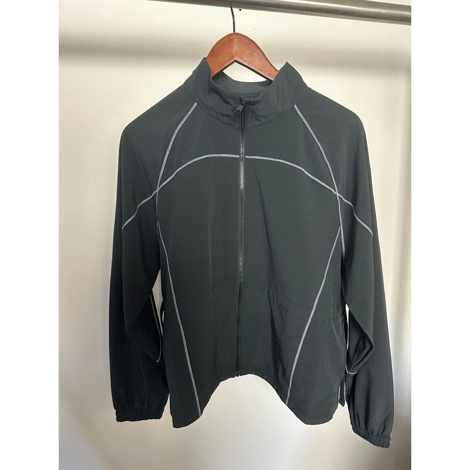 Jordan Brand Jordan Brand Tunnel Jacket - FB4615-010 - Size S - NEW Size S / US 4 / IT 40 - 2 Thumbnail
