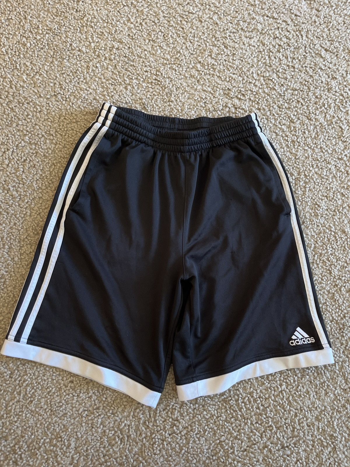 Adidas Adidas Shorts Size US 30 / EU 46 - 1 Thumbnail