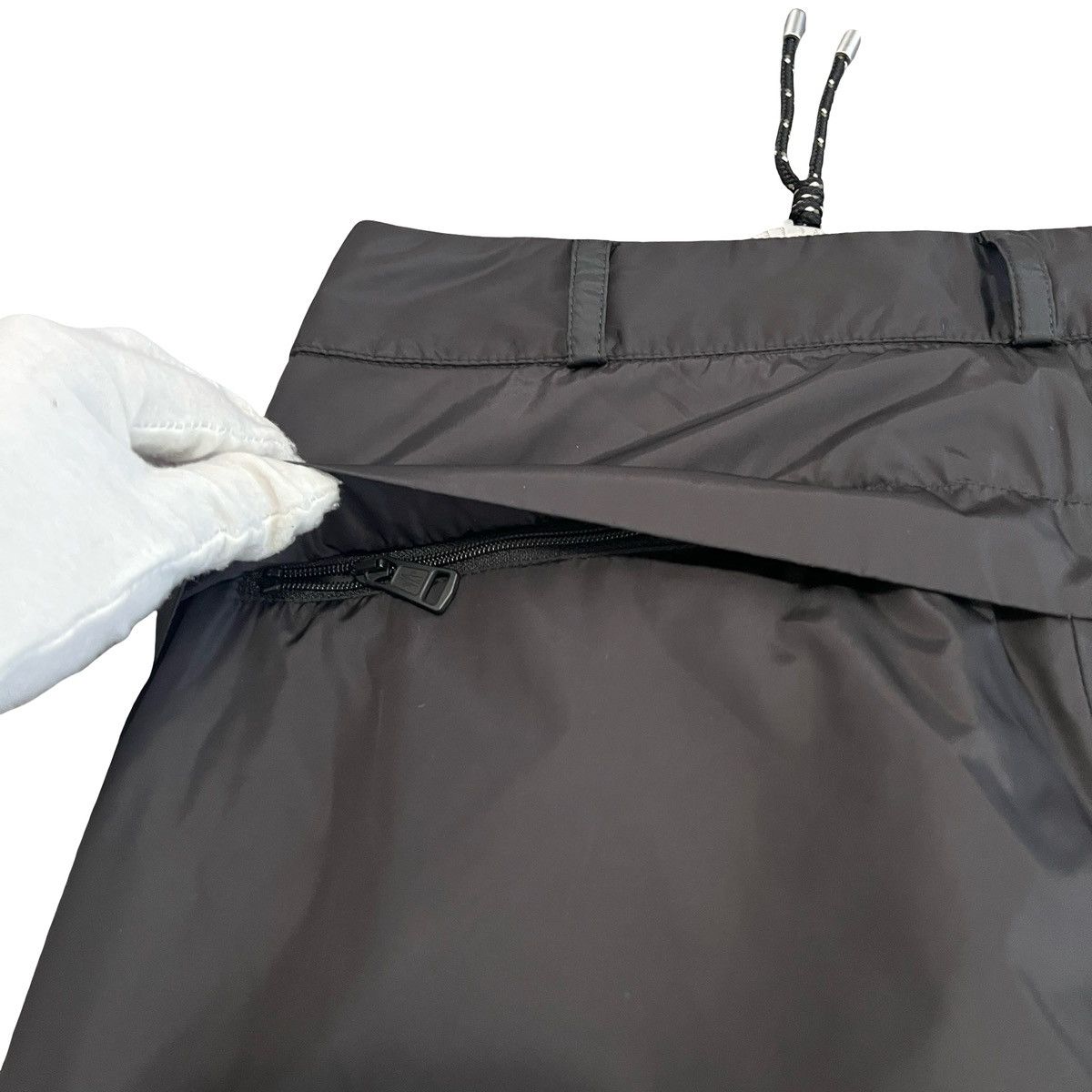 Moncler MONCLER × Pharrell Williams 2WAY Cargo Nylon Pants 44 Size US 32 / EU 48 - 22 Thumbnail