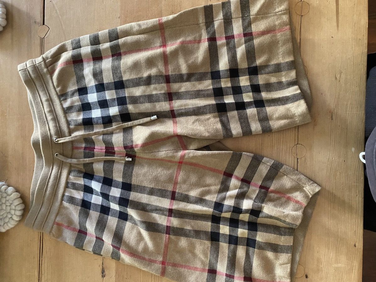 Burberry Burberry cashmere shorts Size US 32 / EU 48 - 2 Thumbnail