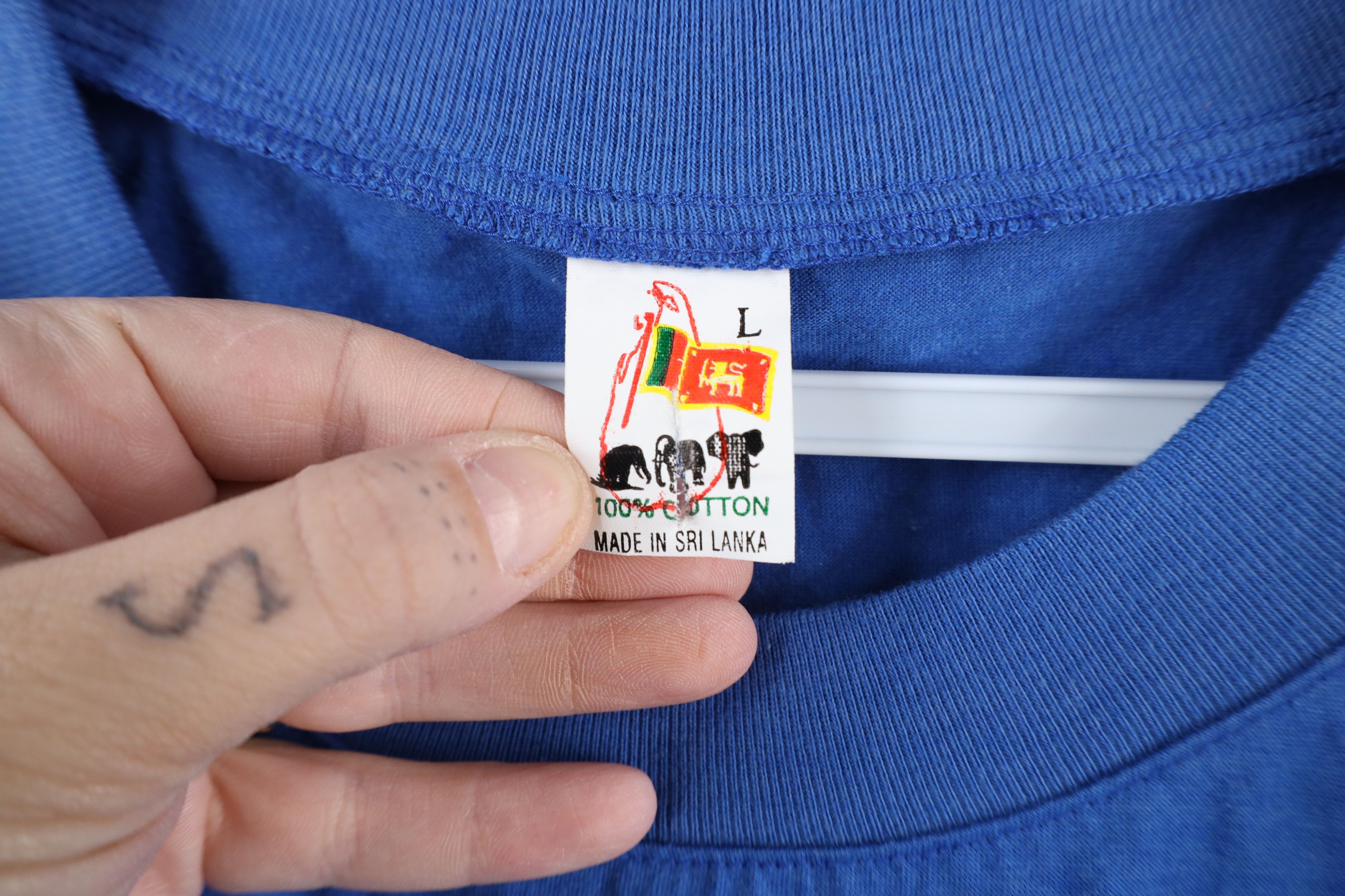 Vintage Vintage 90s Streetwear Sri Lanka Elephant T-Shirt Blue Size US L / EU 52-54 / 3 - 8 Thumbnail