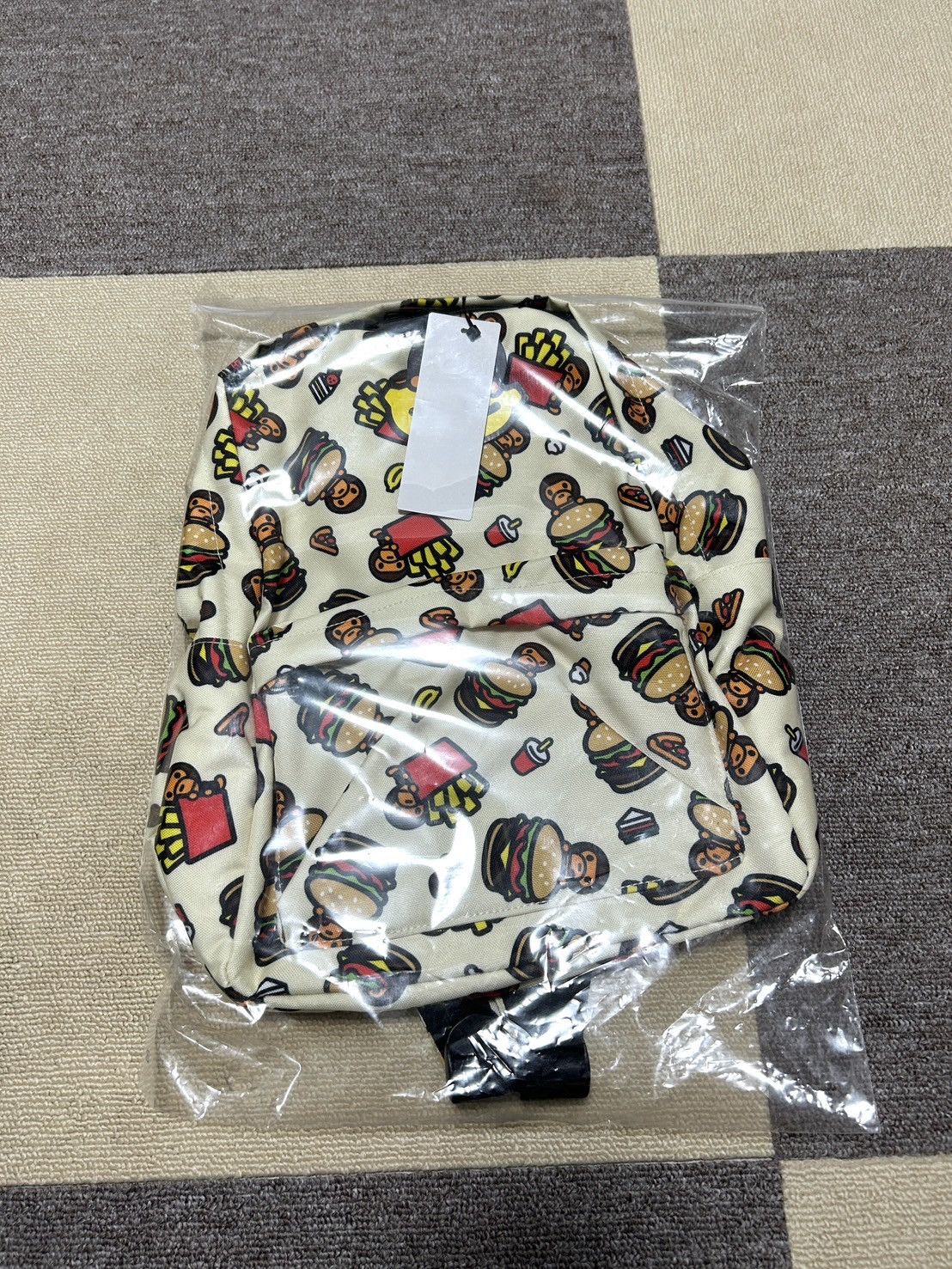 Bape NEW BABY MILO MEDIUM hamburger BACKPACK Size ONE SIZE - 6 Thumbnail