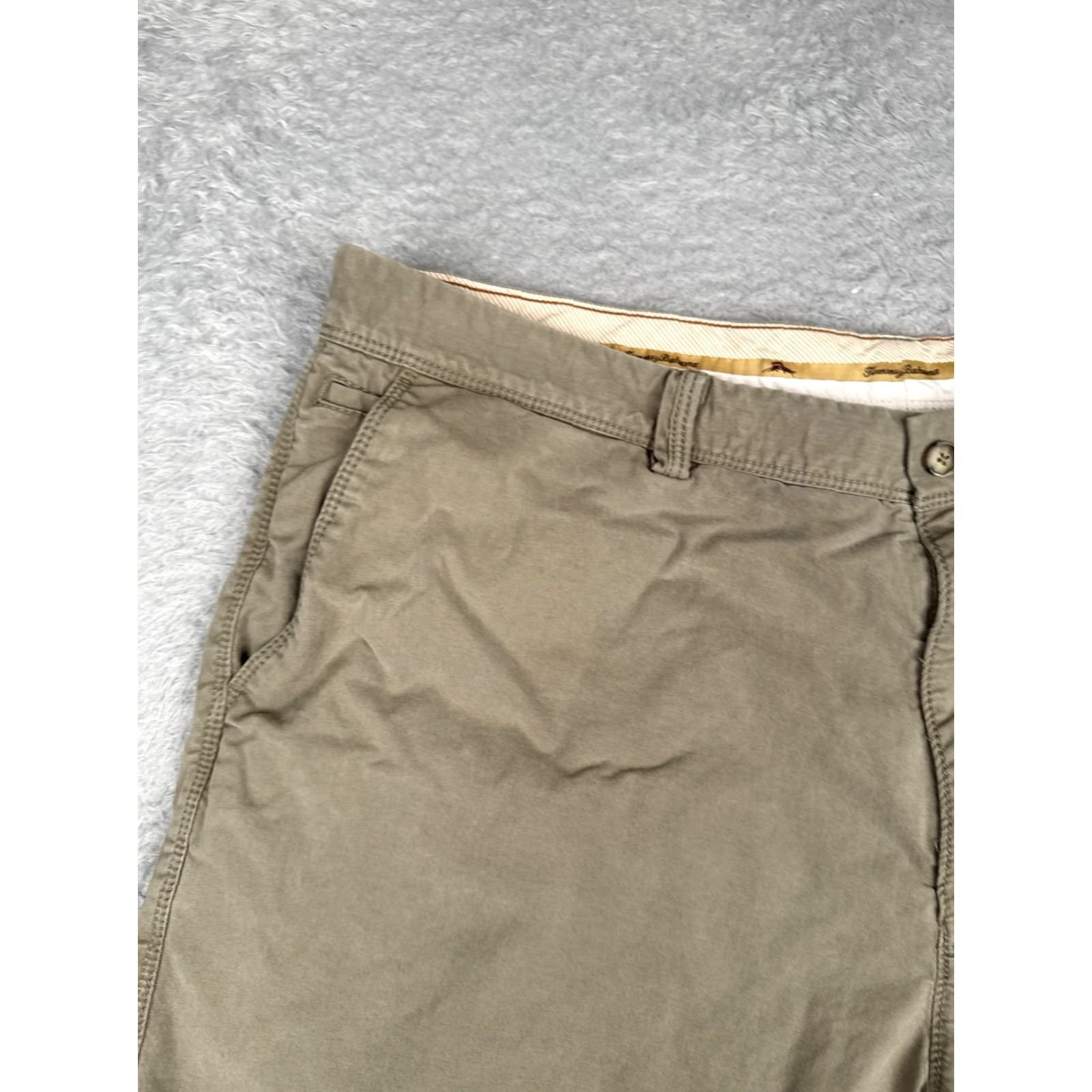 Tommy Bahama Tommy Bahama Shorts Mens 40 Khaki Olive Chino Stretch Flat Front Zip Fly Casual Size US 40 / EU 56 - 4 Thumbnail