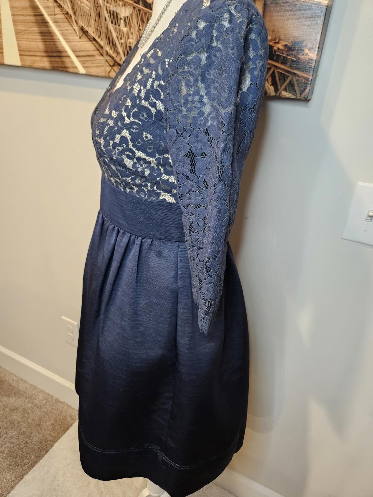 Designer Eliza J Women's Lace Dress - Elegant Navy Blue Party Dress Size XS / US 0-2 / IT 36-38 - 3 Thumbnail