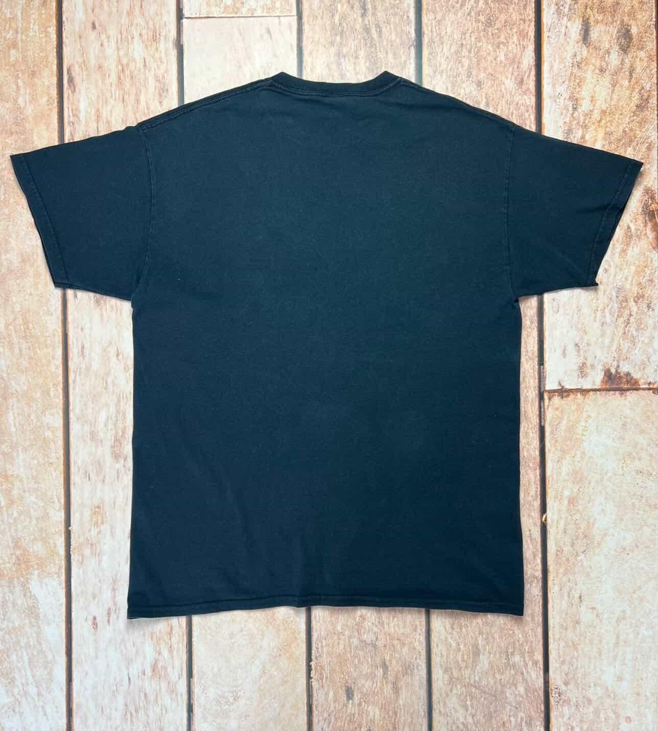 Gildan Close-up magazine t-shirt Size US L / EU 52-54 / 3 - 4 Thumbnail