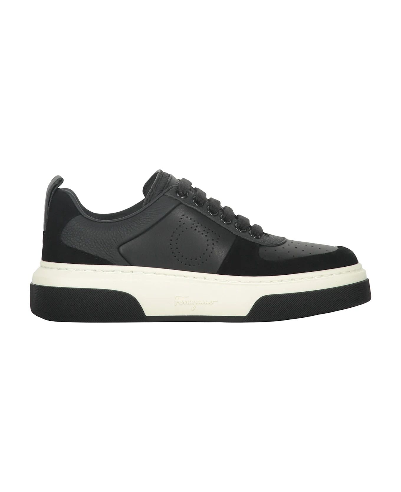 Salvatore Ferragamo o1y0426 Low-Top Sneakers in Black/White Size US 5.5 / IT 35.5 - 1 Thumbnail