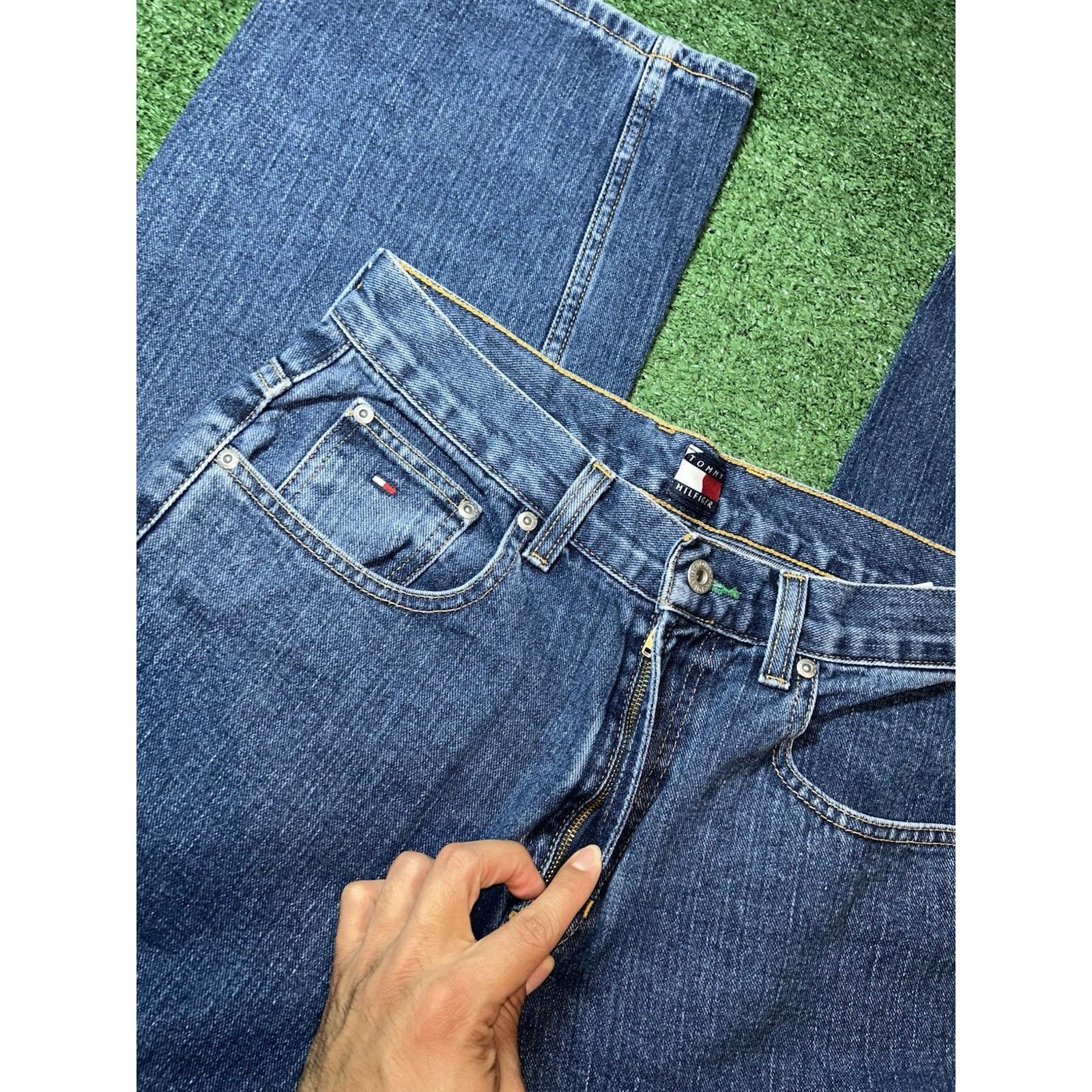 Tommy Hilfiger Vintage Tommy Hilfiger Jeans Men 31x32 Fit Baggy Y2K Size US 31 - 4 Thumbnail