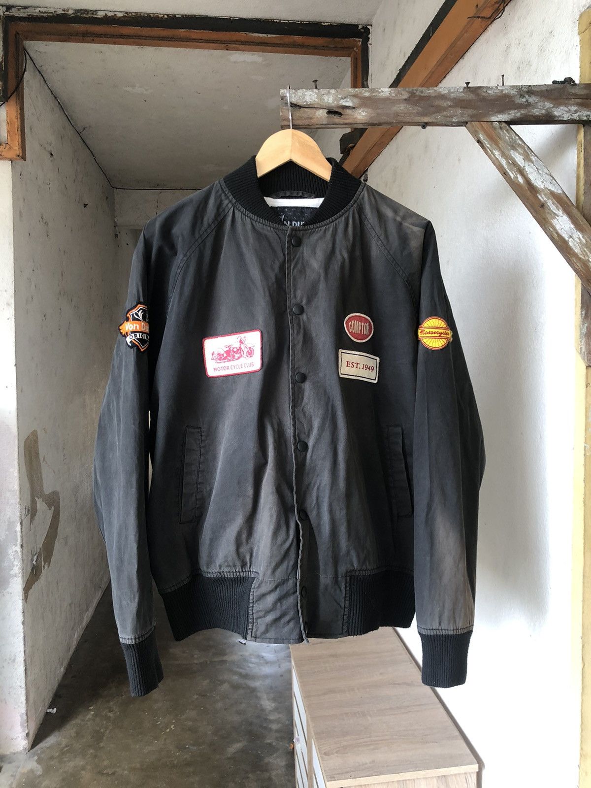 Von Dutch Vintage Von Dutch Big Logo Faded Colour Bomber Jacket Size US L / EU 52-54 / 3 - 3 Thumbnail