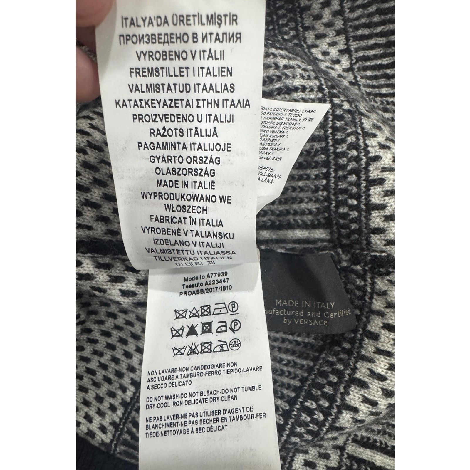 Versace Versace Men's Wool Sweater Black Gray Abstract Pattern Size US XL / EU 56 / 4 - 6 Thumbnail