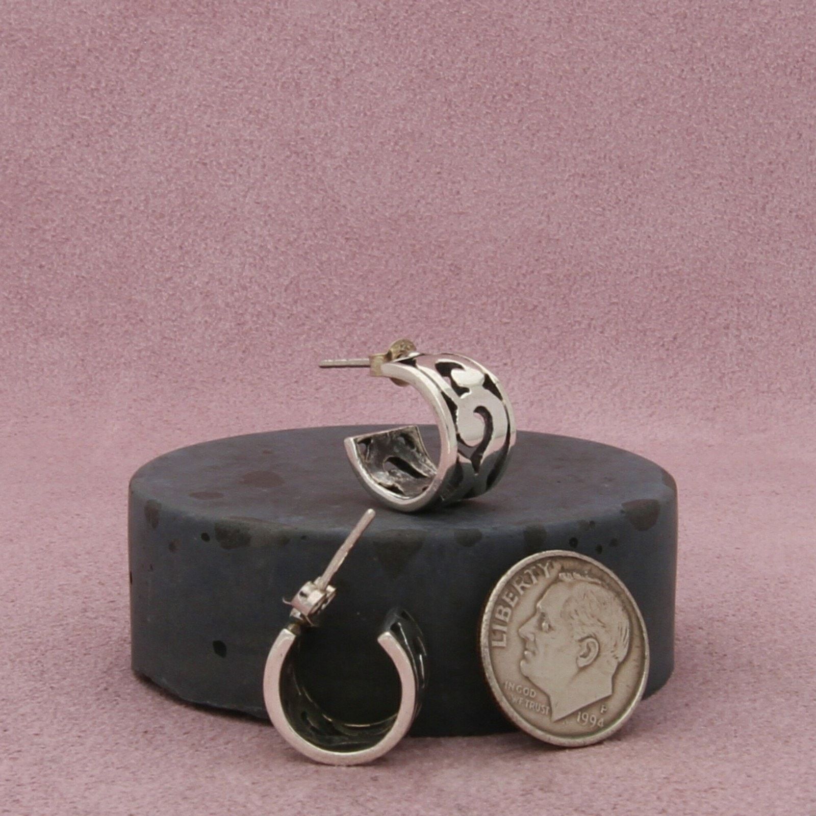 Sterling Silver barse sterling silver vintage scroll huggie hoop earrings Size ONE SIZE - 2 Thumbnail