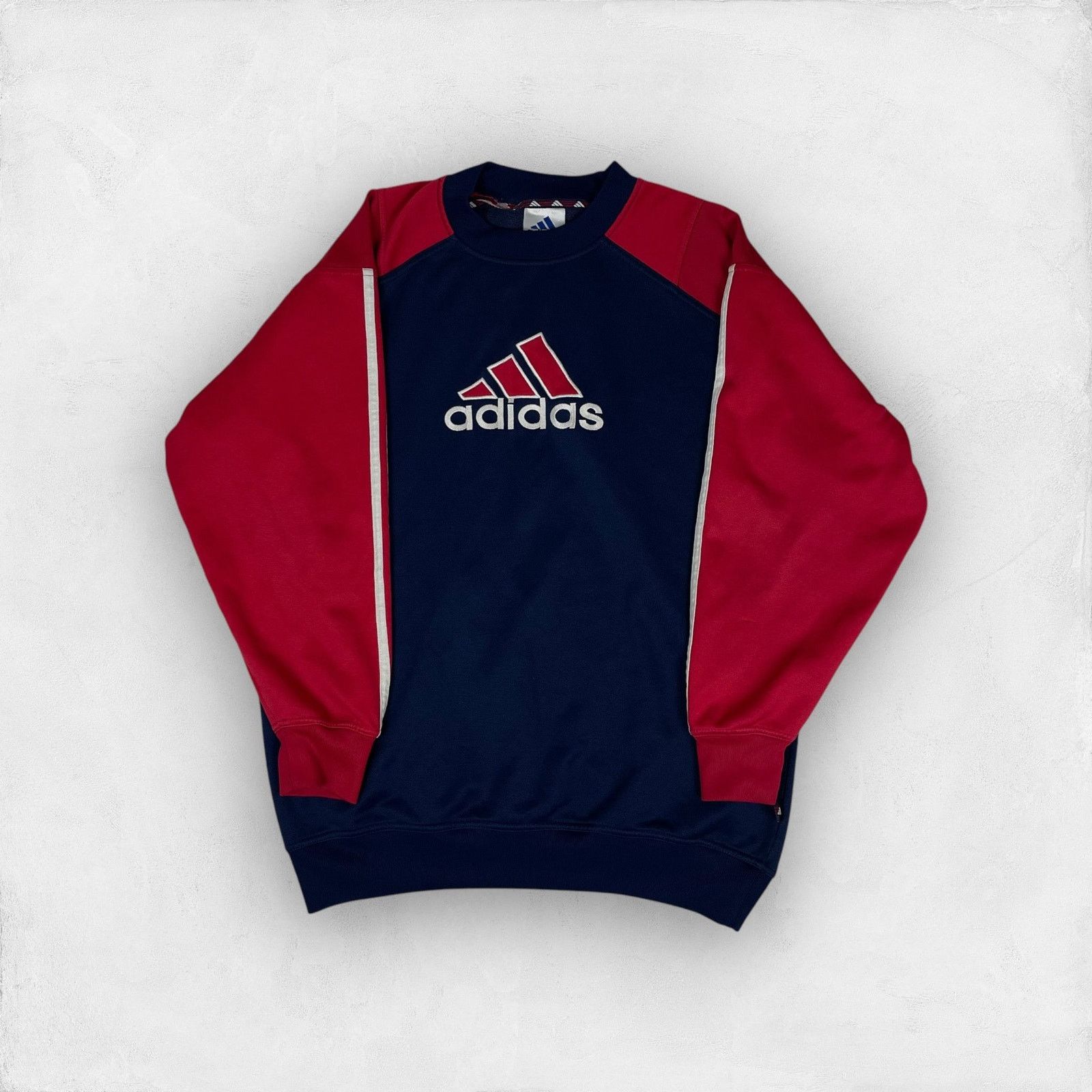 Adidas × Vintage Vintage Adidas Men Navy Red Trefoil Logo Pullover Sweatshirt Size US S / EU 44-46 / 1 - 1 Thumbnail