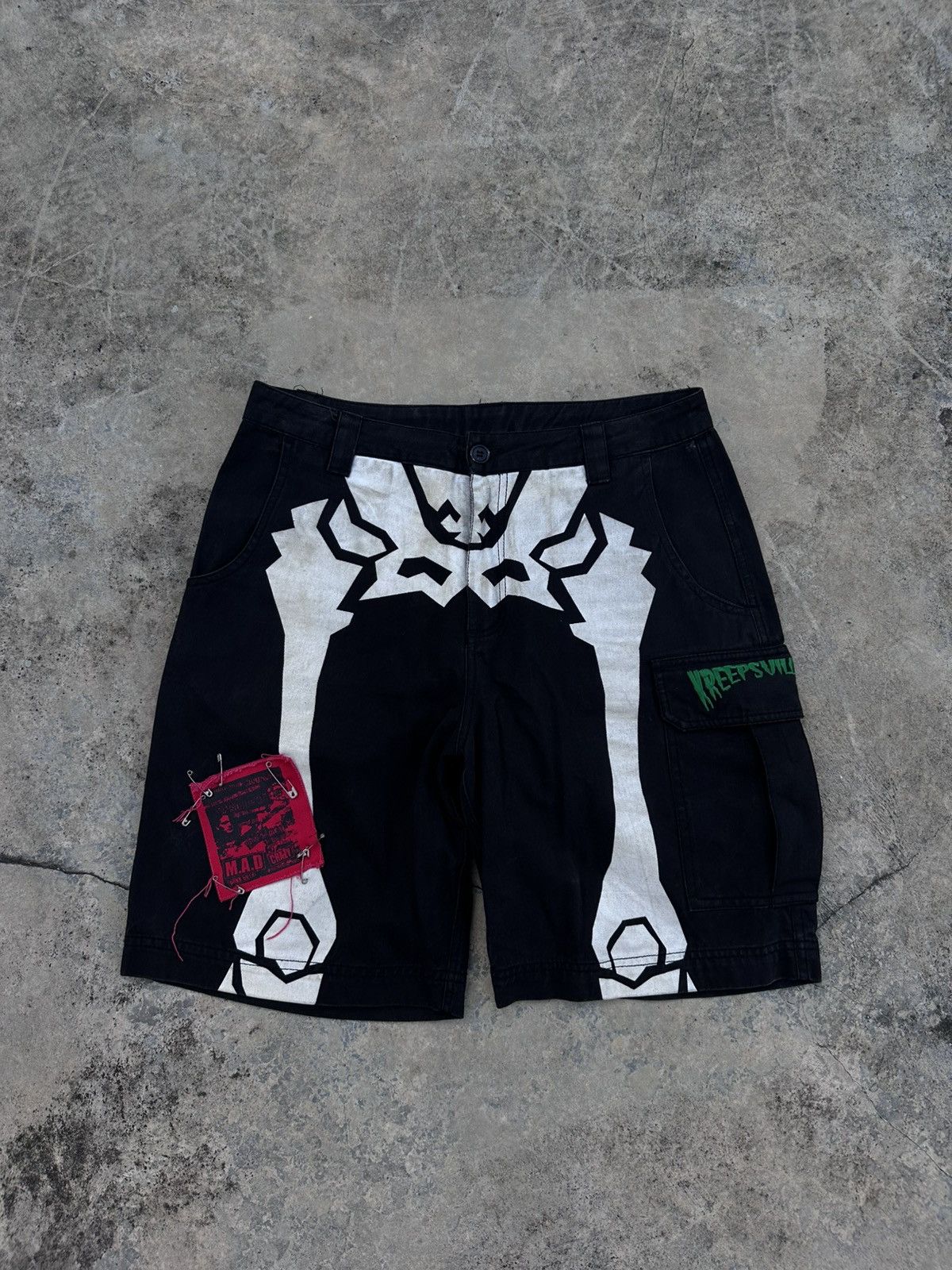 If Six Was Nine 2000s Kreepsville 666 Punk Skull Print Pants/Jorts Size US 32 / EU 48 - 1 Thumbnail