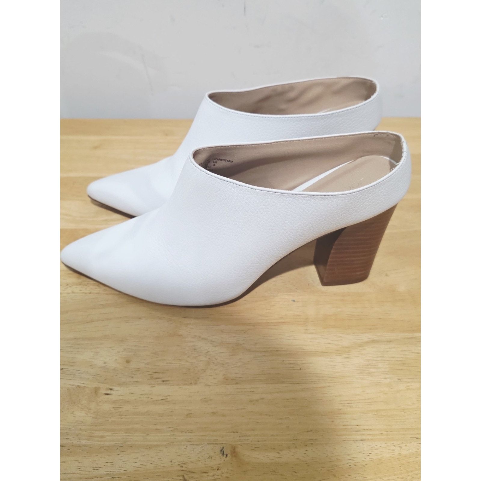 Joe's Joe's Chunky Heel White Leather Slip On Leather Mule Size 11 Size US 11 / IT 41 - 1 Thumbnail