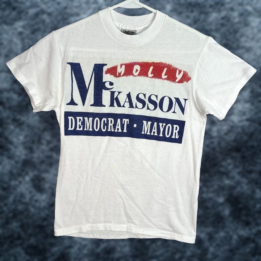 Vintage VINTAGE Molly McKasson Democrat Mayor T Shirt Adult Small White Mens Size US S / EU 44-46 / 1 - 1 Thumbnail