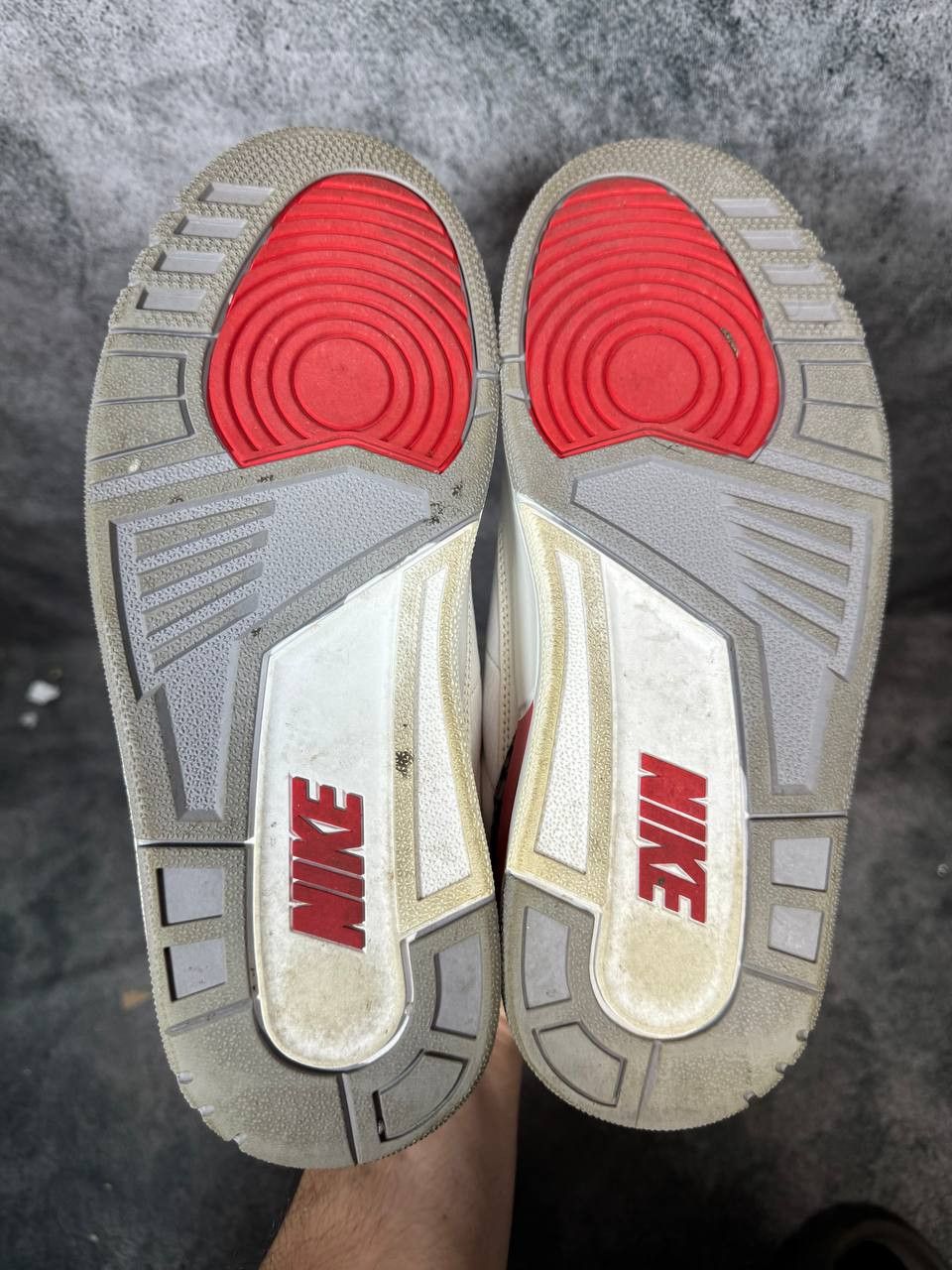 Jordan Brand Size 7.5 | Jordan 3 Fire Red No Box | Pre-Owned Size US 7.5 / EU 40-41 - 8 Thumbnail