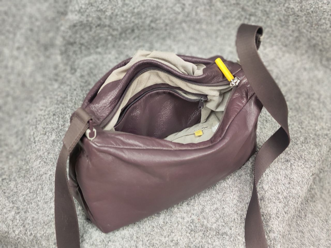Mandarina Duck Mandarin Duck Design Dark purple leather Crossbody Bag Size ONE SIZE - 19 Thumbnail