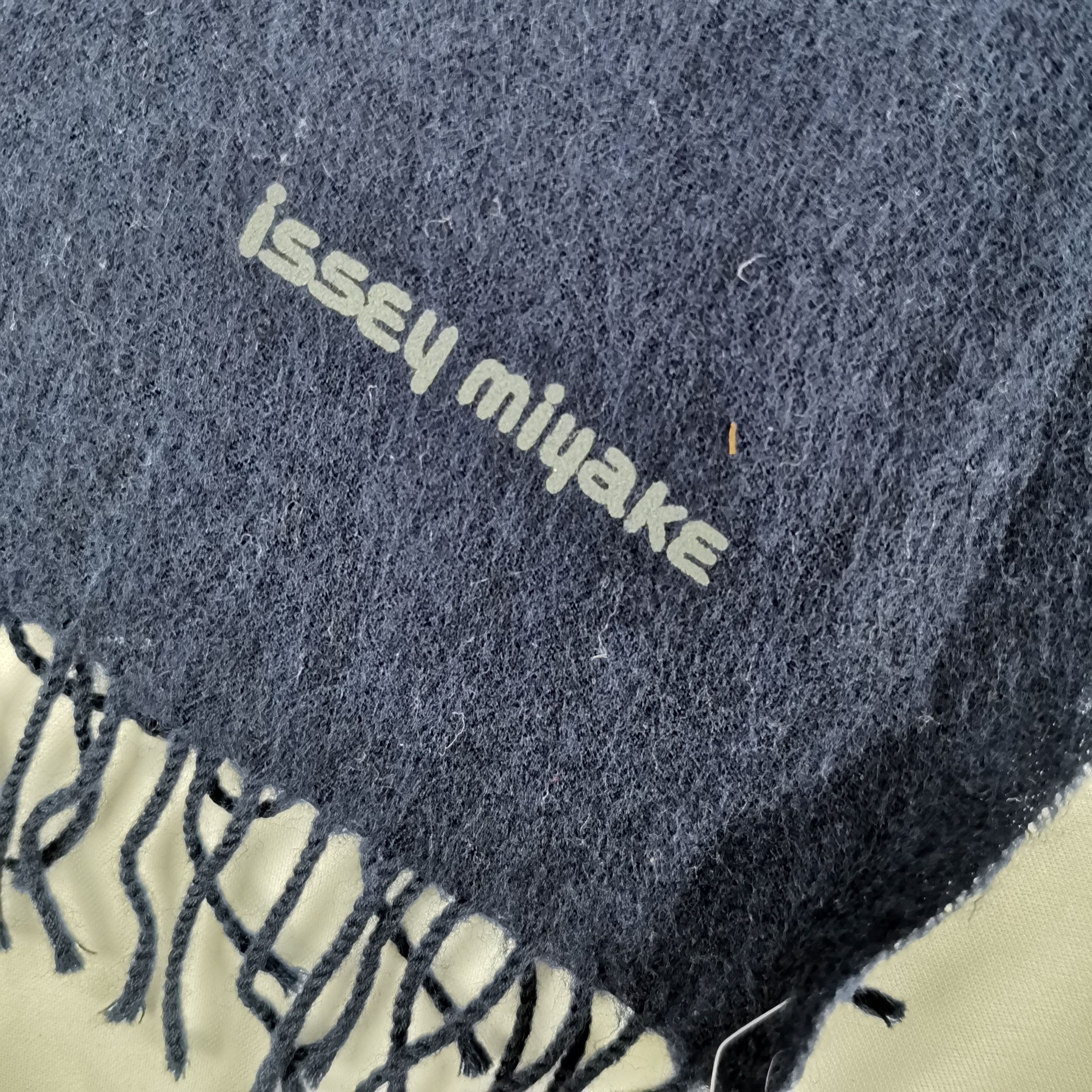 Issey Miyake Vintage Wool Scarf Winter Scarves 56789 Size ONE SIZE - 4 Thumbnail