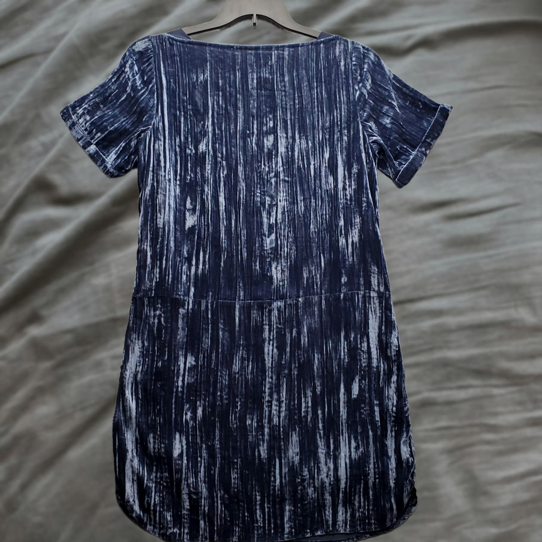 Velour Floreat Shift Dress Womens Size S Blue Velour Lined Short Sleeve Boat Neck Pocket Size 28" / US 6 / IT 42 - 1 Thumbnail