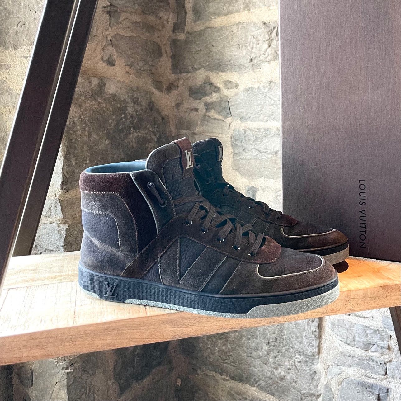 Louis Vuitton Louis Vuitton Brown Navy Suede High-Top Sneakers Size US 9 / EU 42 - 1 Thumbnail