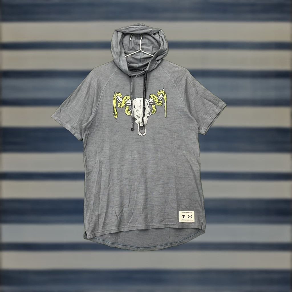 Under Armour Under armour Project Rock Hoodie Mens M Gray Knit Short Sleeve Hooded Pockets Logo Embroidered All Seasons Gym Sportswear 2010s Mens Size US M / EU 48-50 / 2 - 1 Thumbnail
