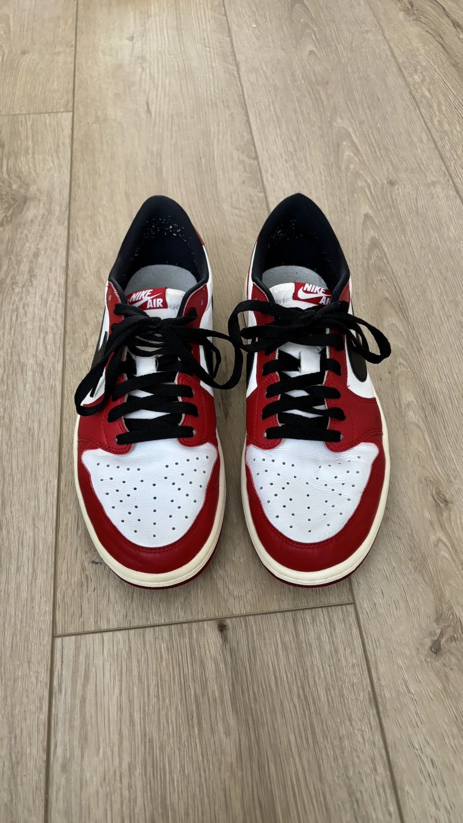 Nike Air Jordan 1 Low OG Chicago 2016 SIZE 10.5 GREAT CONDITION Size US 10.5 / EU 43-44 - 6 Thumbnail