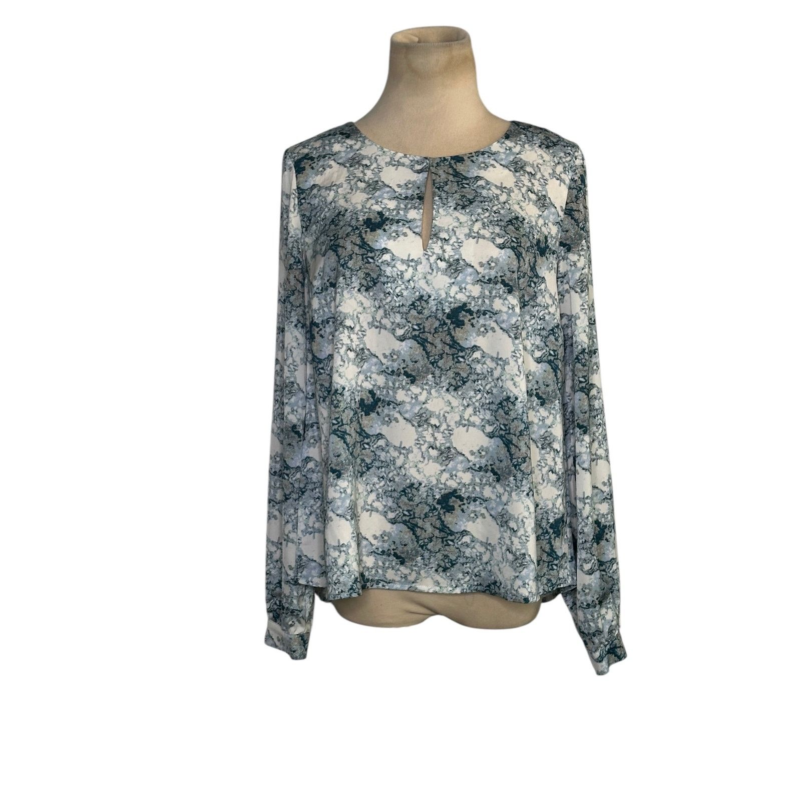 Forever 21 Forever 21 white blue long sleeves blouse size Small Size S / US 4 / IT 40 - 12 Thumbnail