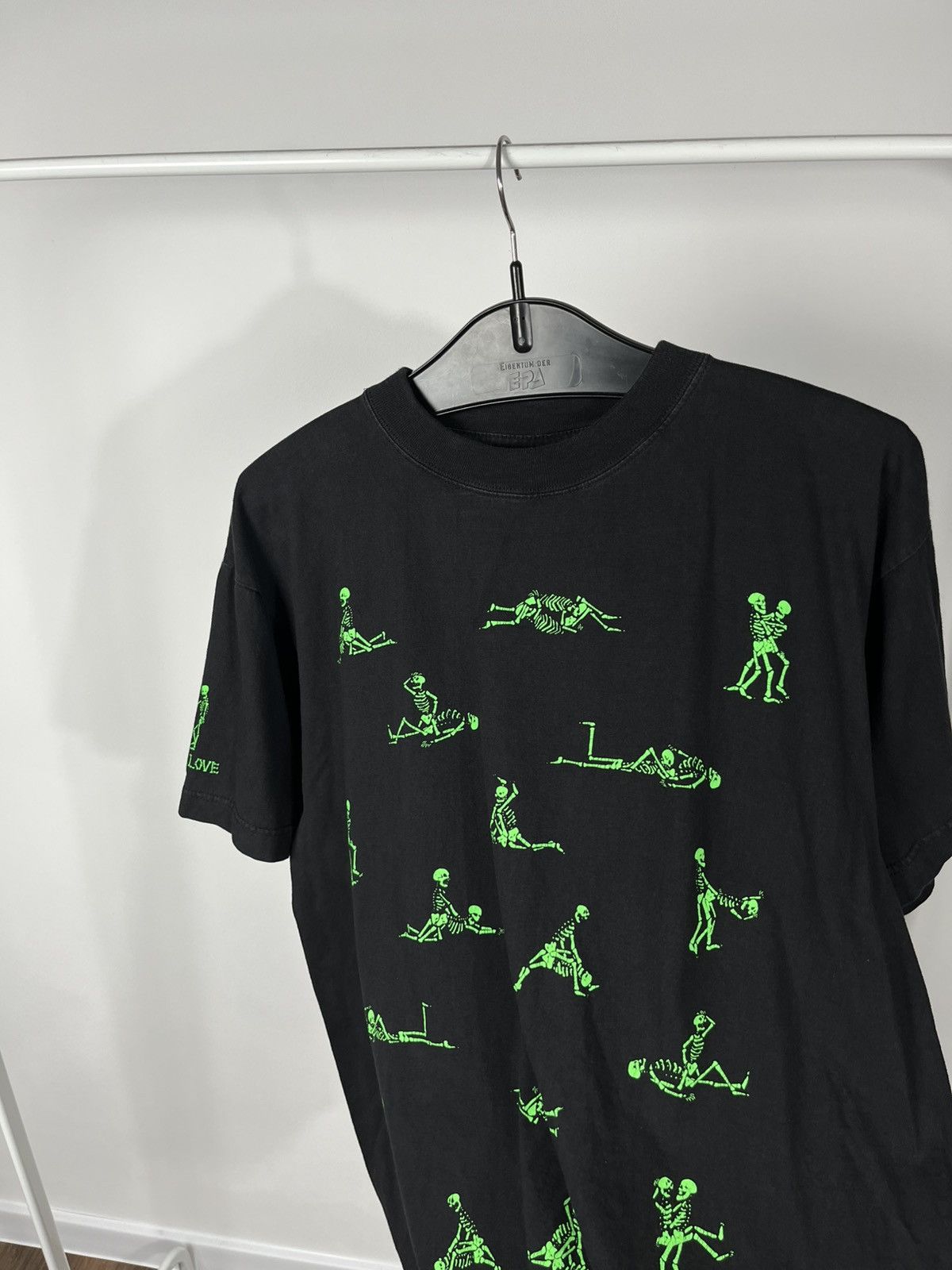 Other Oversized Black T-Shirt Green Skeleton Graphic Bone In Love Size US L / EU 52-54 / 3 - 7 Thumbnail