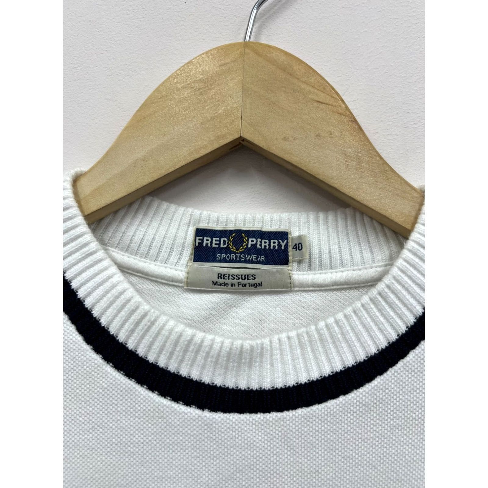 Fred Perry Fred Perry Shirt Mens S White Cotton Logo Crew Neck 40s Casual Short Sleeve Size US S / EU 44-46 / 1 - 3 Thumbnail