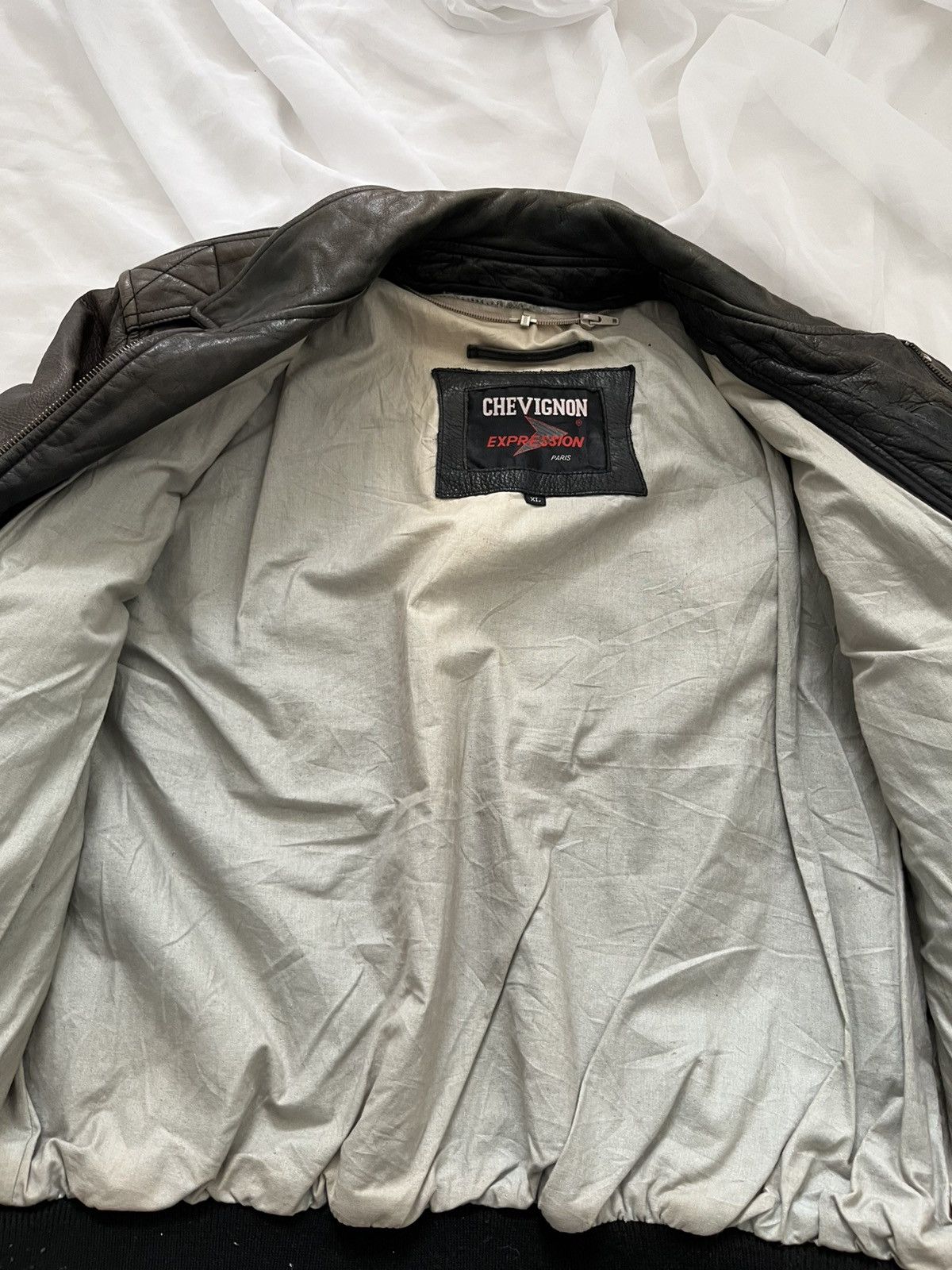 Chevignon × Vintage Faded Chevignon Leather Bomber Jacket Size US L / EU 52-54 / 3 - 4 Thumbnail
