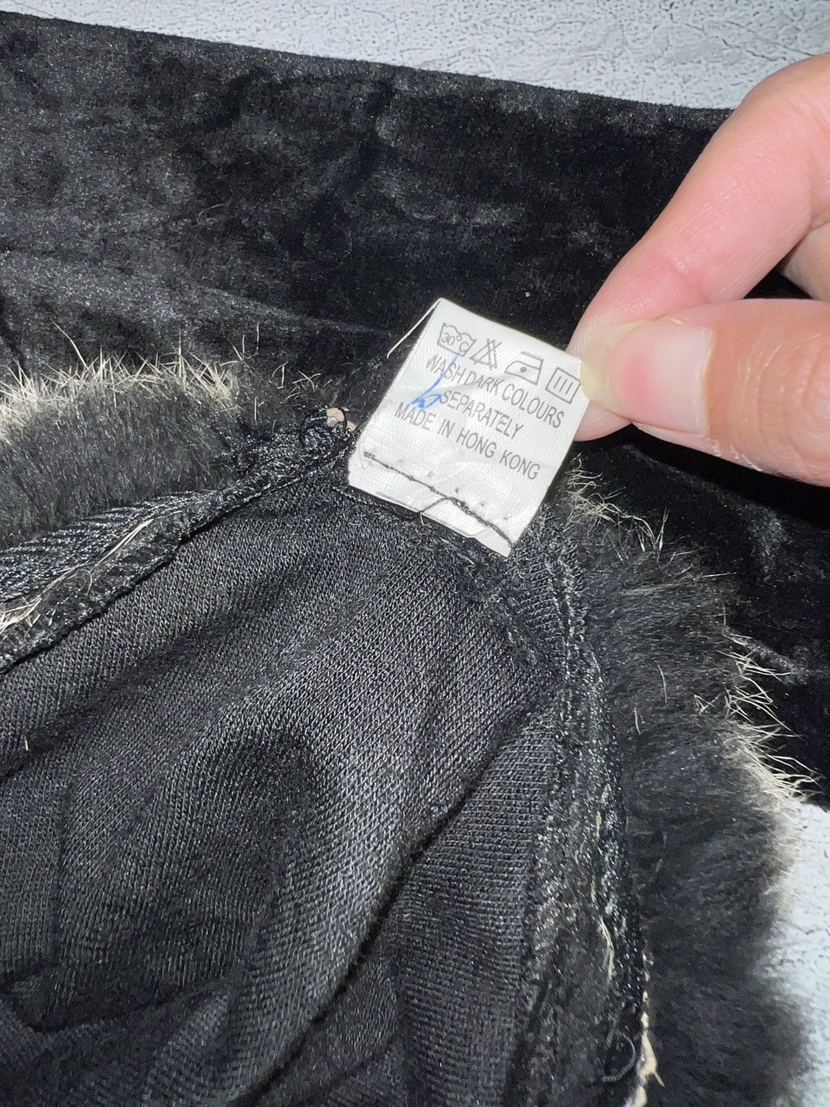 Japanese Brand ➕ Black velvet crop with fur trim Size S / US 4 / IT 40 - 8 Thumbnail