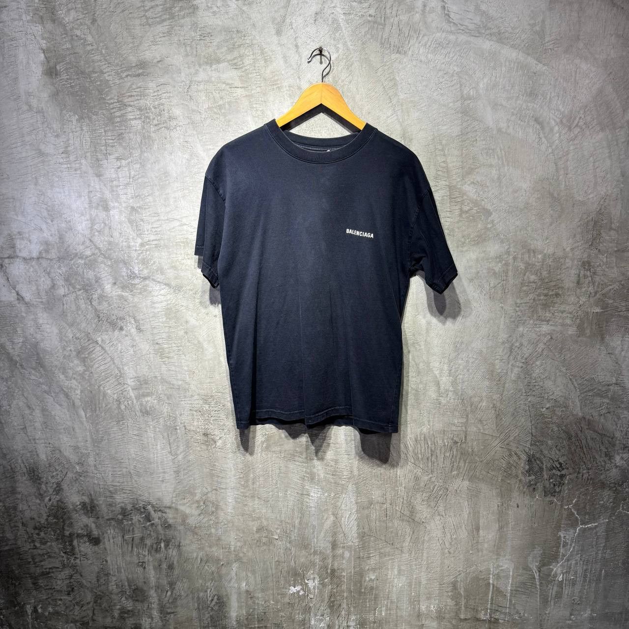 Balenciaga Balenciaga spell out logo tee Size US M / EU 48-50 / 2 - 3 Thumbnail