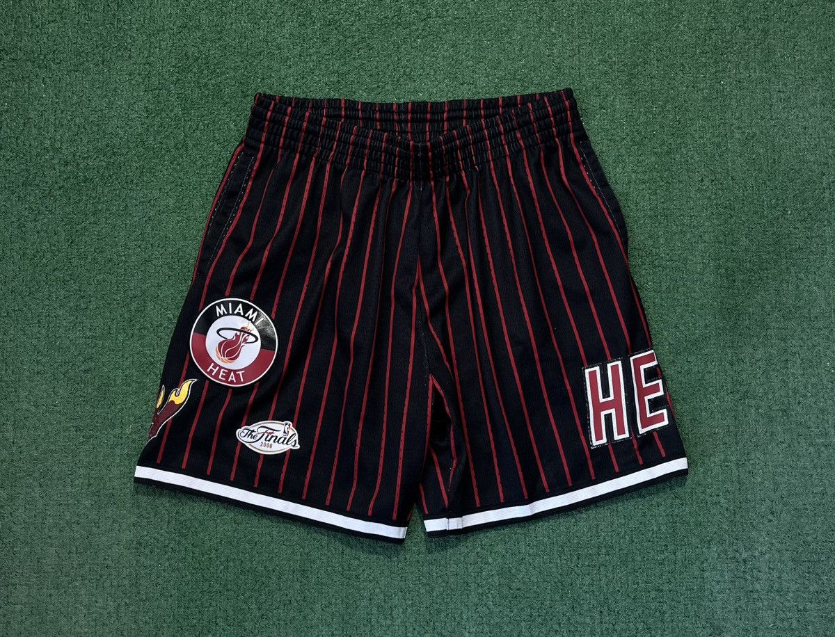 Mitchell Ness Miami Heat Shorts 2006 Retro NBA