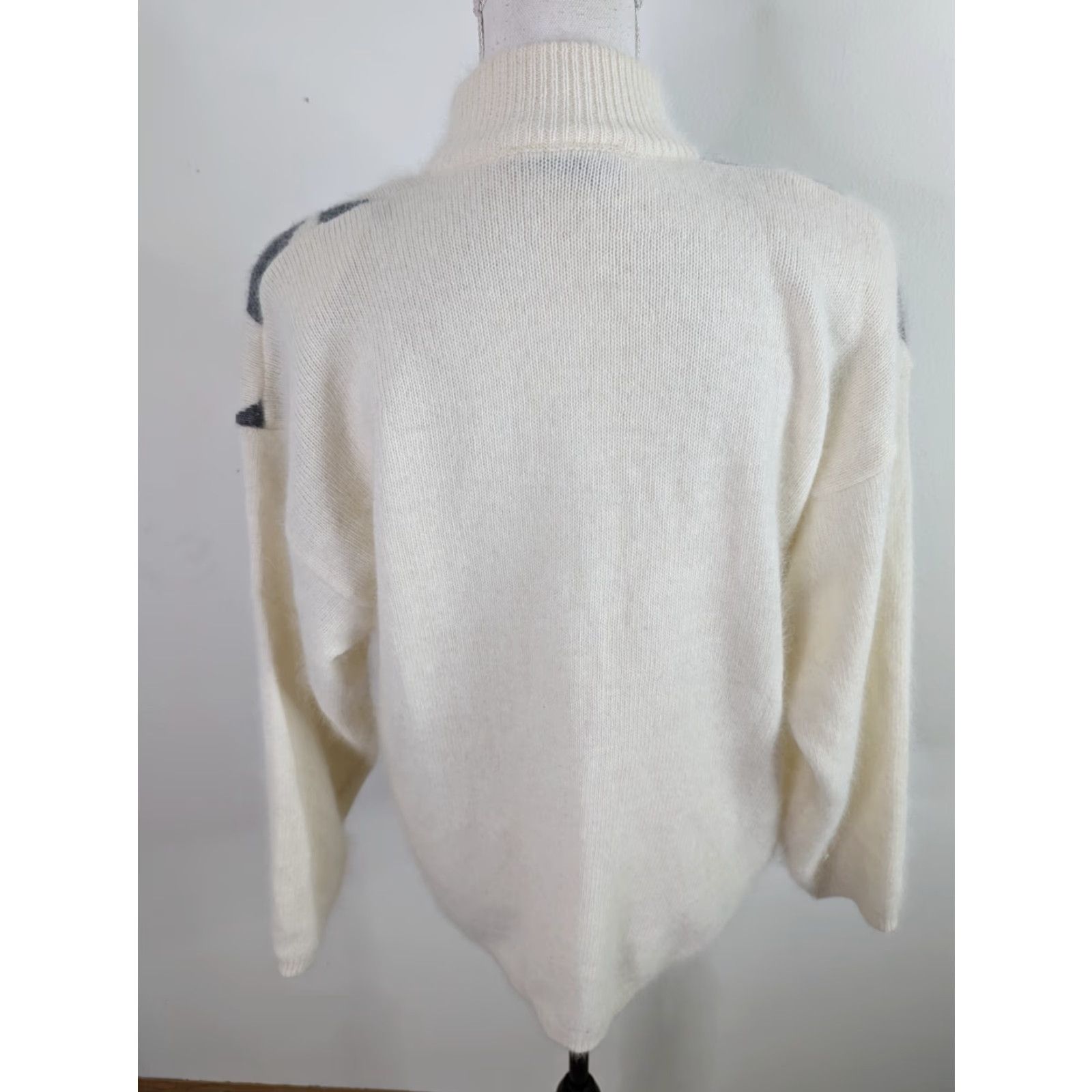 Vintage VINTAGE 80s Ivory Lambswool Angora Turtleneck Sweater Womens Medium S11 Pullover Embroidered Sequin Knit Size M / US 6-8 / IT 42-44 - 3 Thumbnail
