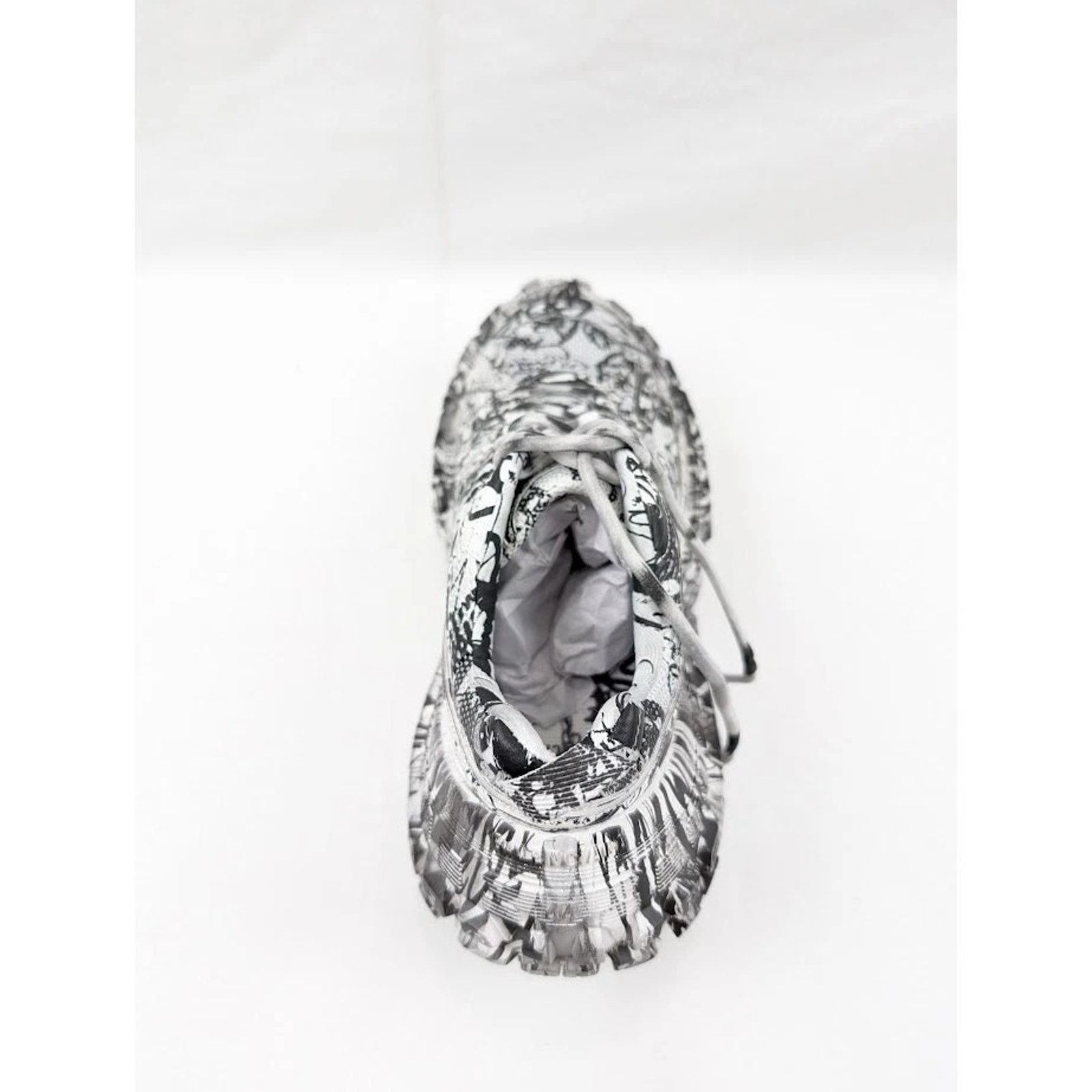 Balenciaga o1rshd1 Q:2 / Bouncer Extreme Graffiti Print in White/Black Size US 11 / EU 44 - 11 Thumbnail