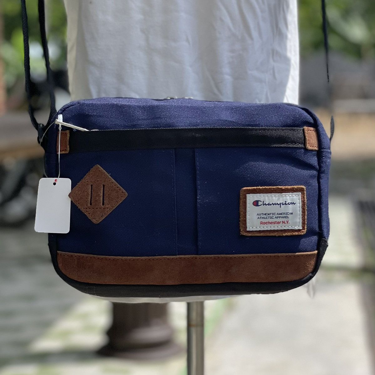 Champion STREETWEAR CHAMPIONS CROSSBODY WITH SUEDE TRIM Size ONE SIZE - 2 Thumbnail