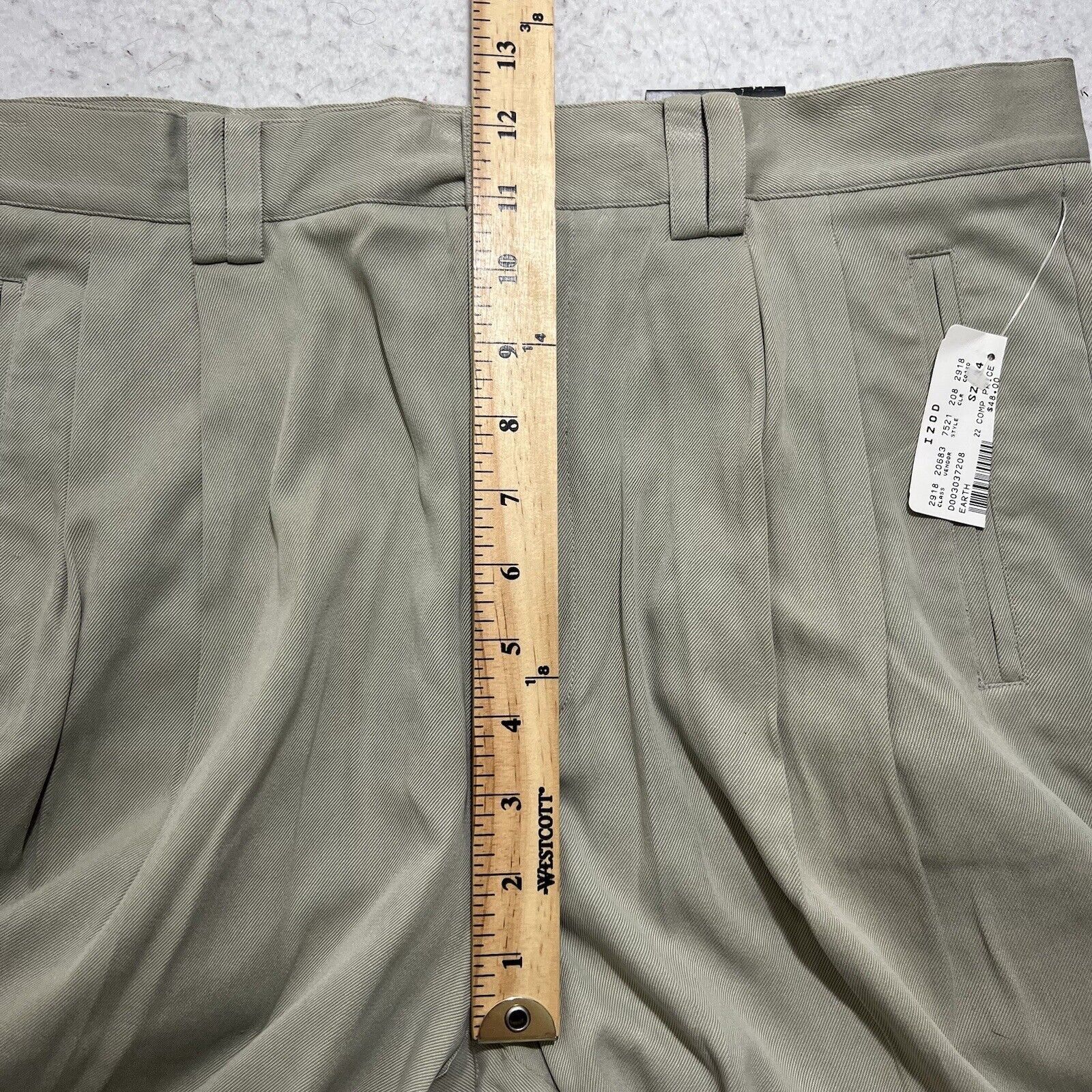 Izod IZOD Men's 34 Silk Blend Pleated Golf Shorts 9" Inseam Green Size US 34 / EU 50 - 10 Thumbnail