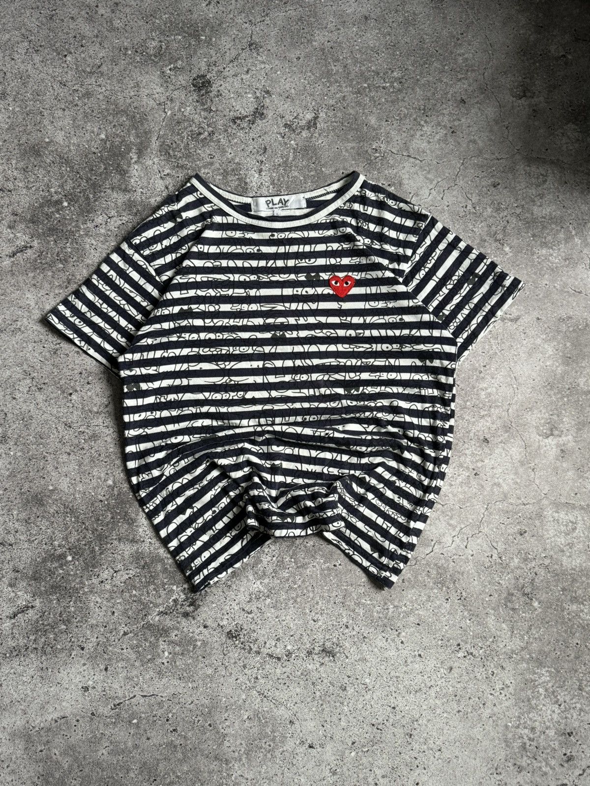 Comme des Garcons Vintage Come des Garçons Play rare distressed t-shirt Size US L / EU 52-54 / 3 - 1 Thumbnail
