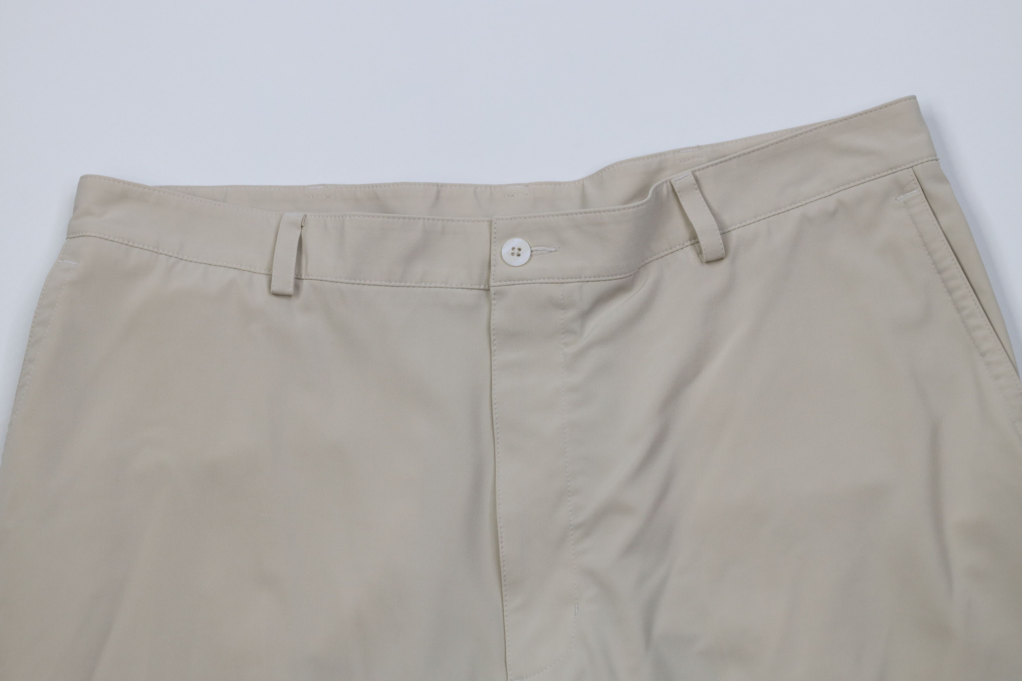 Nike Vintage Y2K Nike Golf Mini Swoosh Tech Chino Shorts Stone Size US 38 / EU 54 - 2 Thumbnail