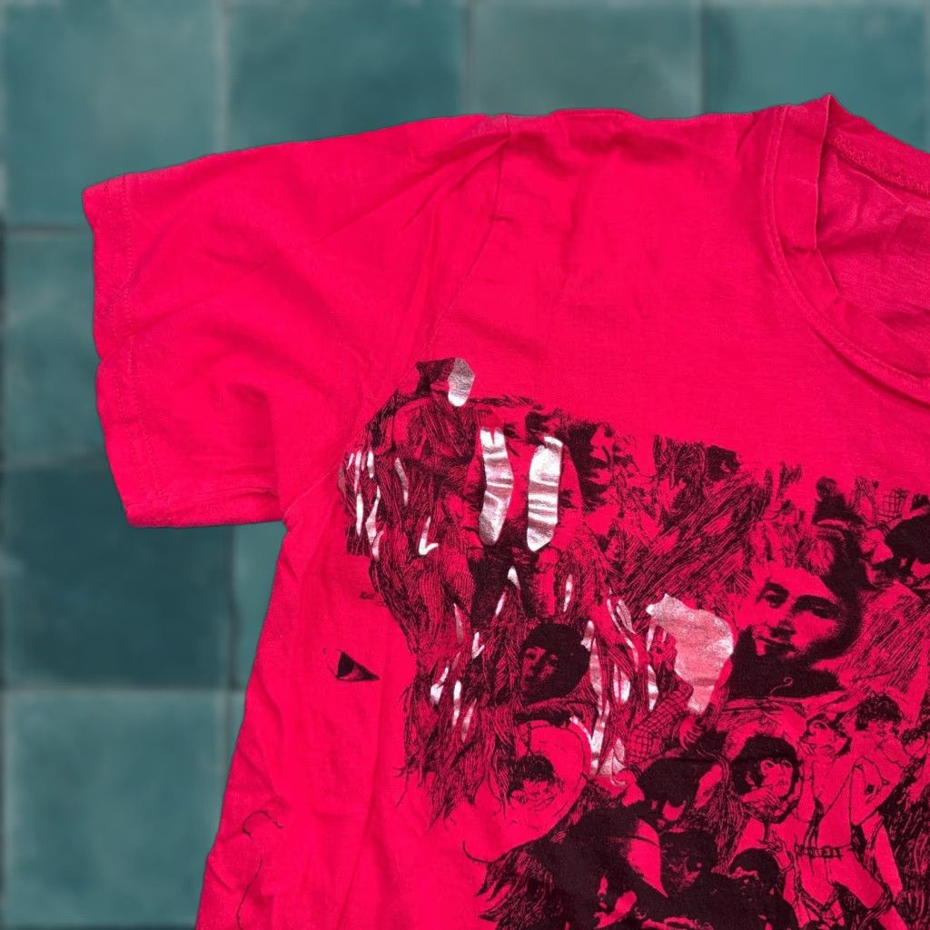 VINTAGE Womens Pink Beatles Revolver T-Shirt Retro Music Tee Womens M Pink Rock Y2K Girlie Mens?